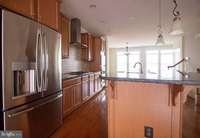 WATKINS MILL TOWN CENTER - Residential Lease