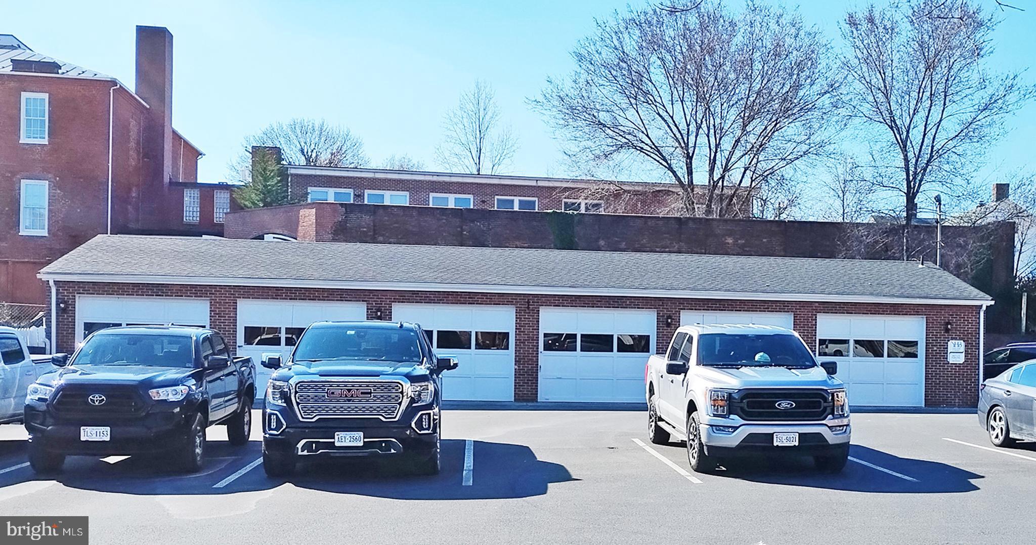 302 S LOUDOUN STREET