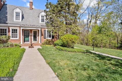 3305 S Wakefield Street Unit A, Arlington, VA MLS: VAAR2079902