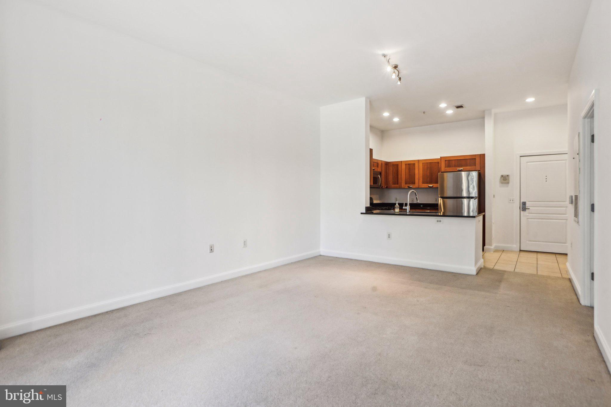 MIDTOWN ALEXANDRIA STATION CONDOMINIUM - Residential