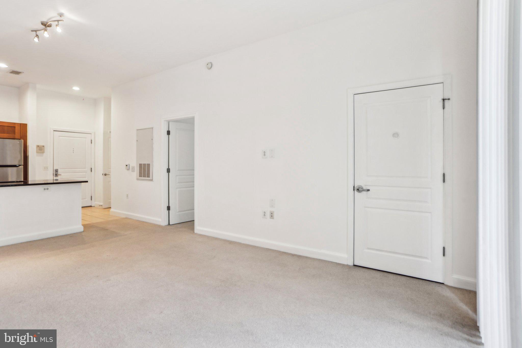 MIDTOWN ALEXANDRIA STATION CONDOMINIUM - Residential