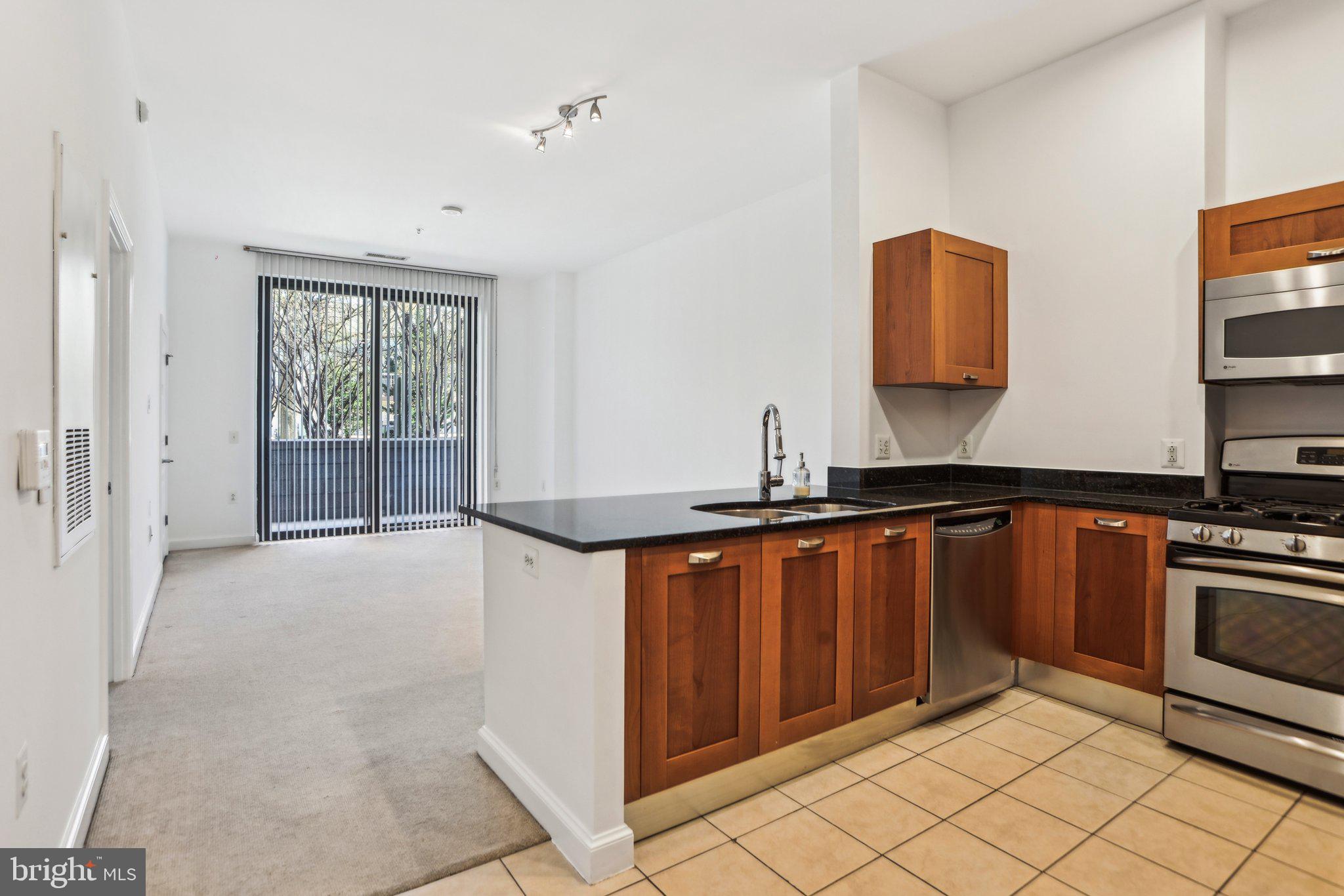 MIDTOWN ALEXANDRIA STATION CONDOMINIUM - Residential