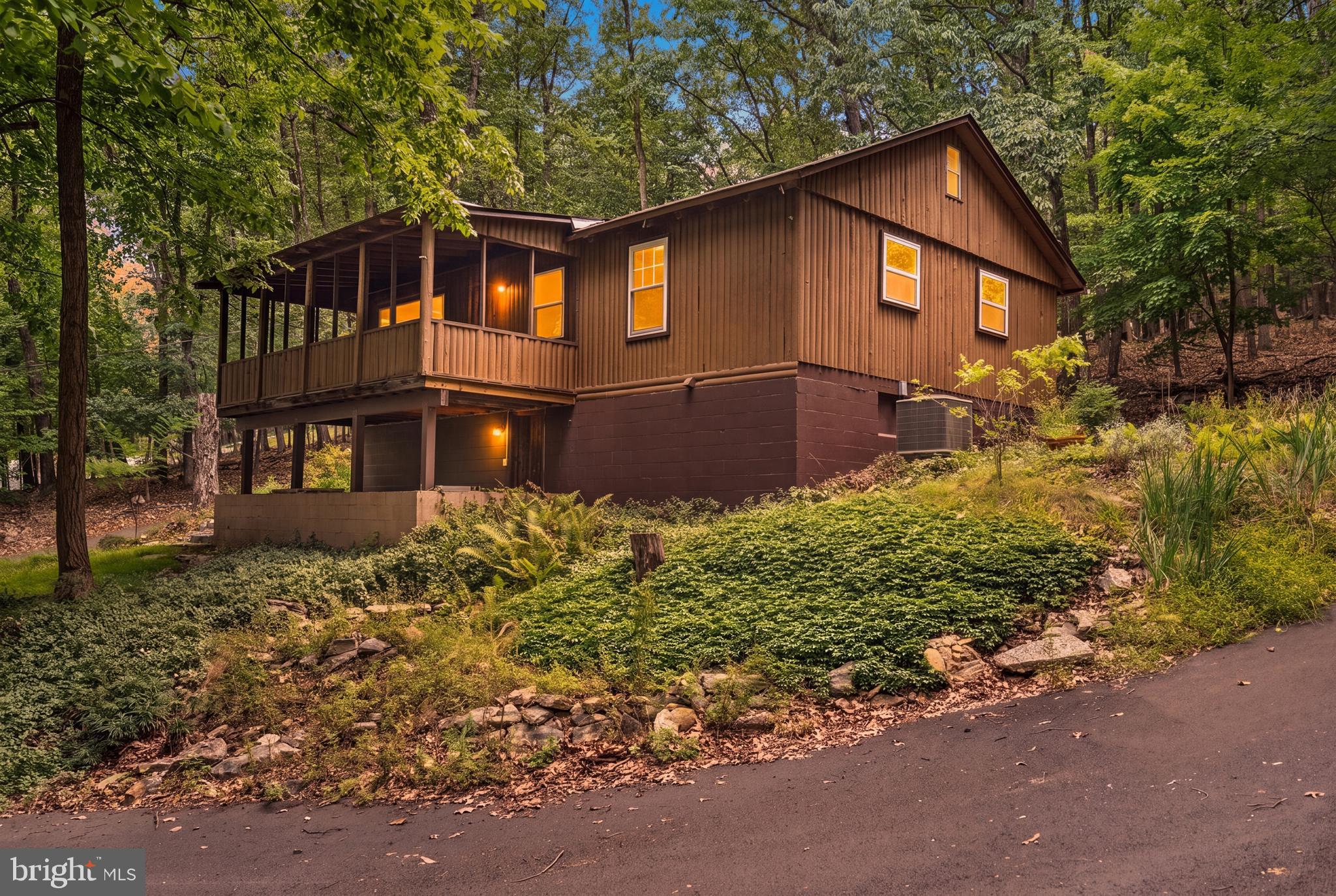 964 VALLEY VIEW ROAD