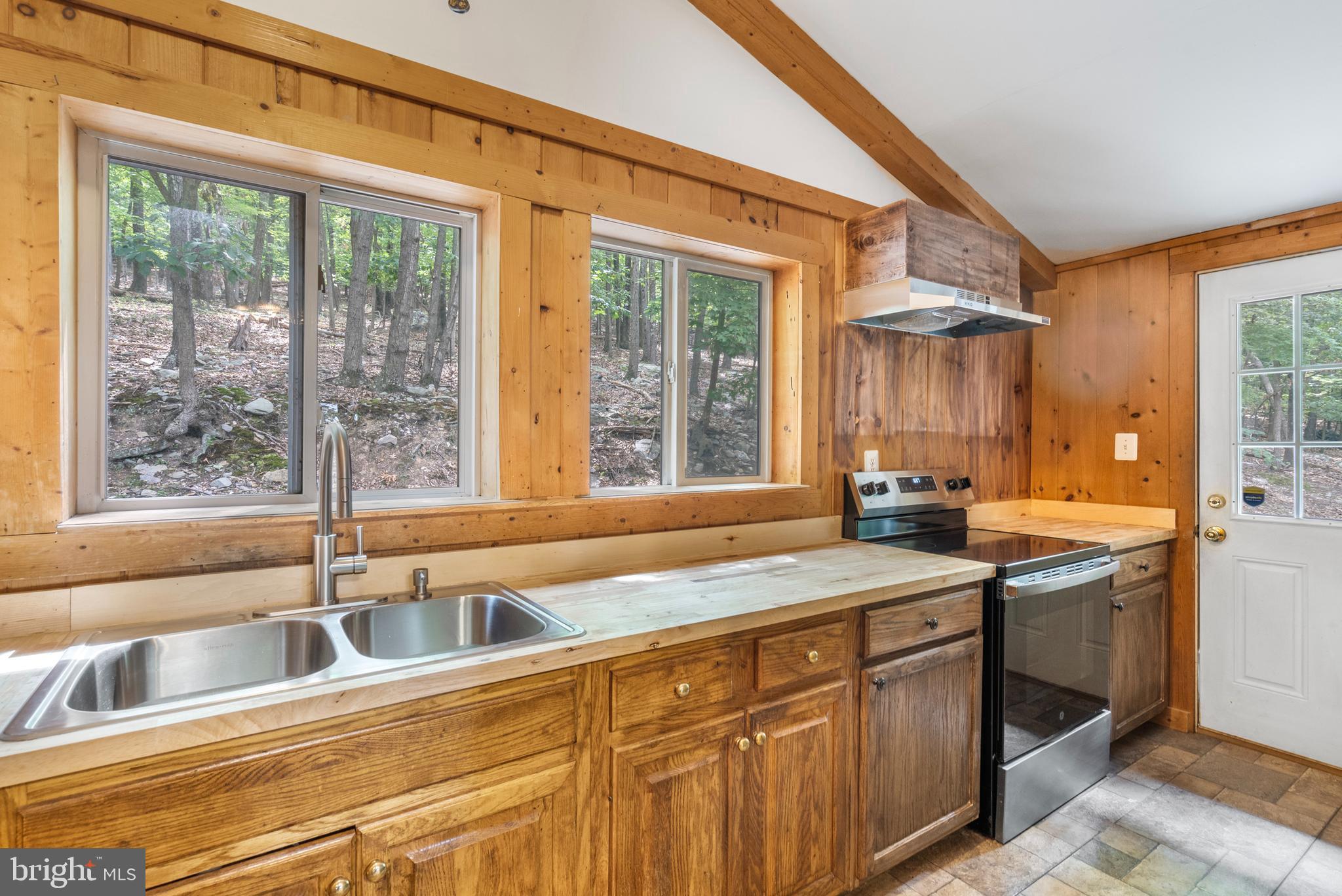 964 VALLEY VIEW ROAD