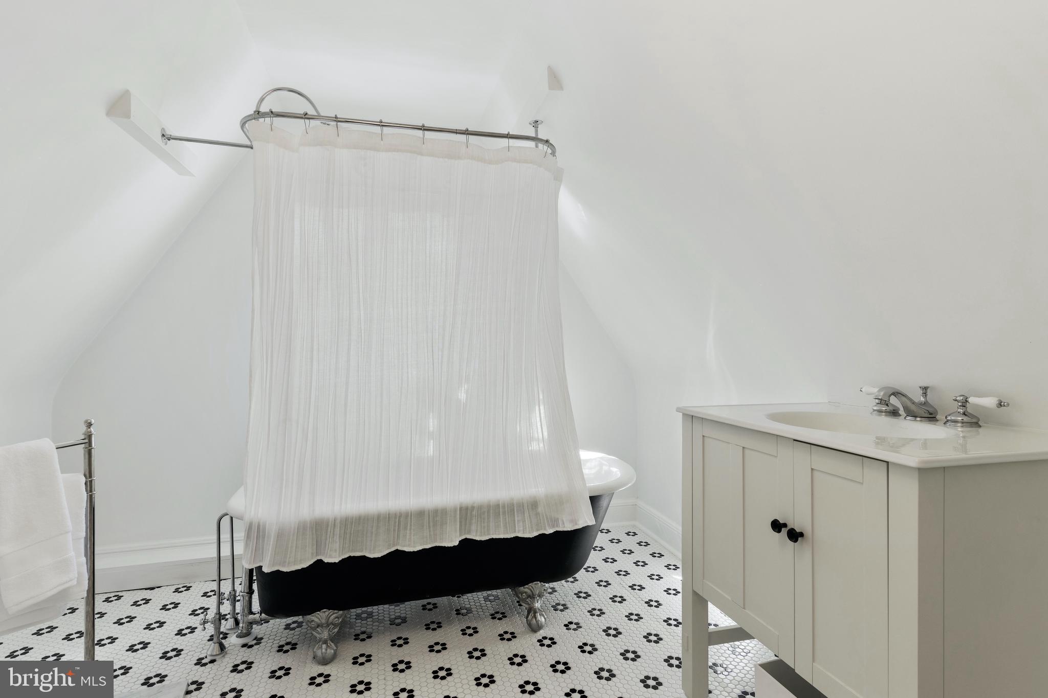 SOUTH WAYNE - Residential