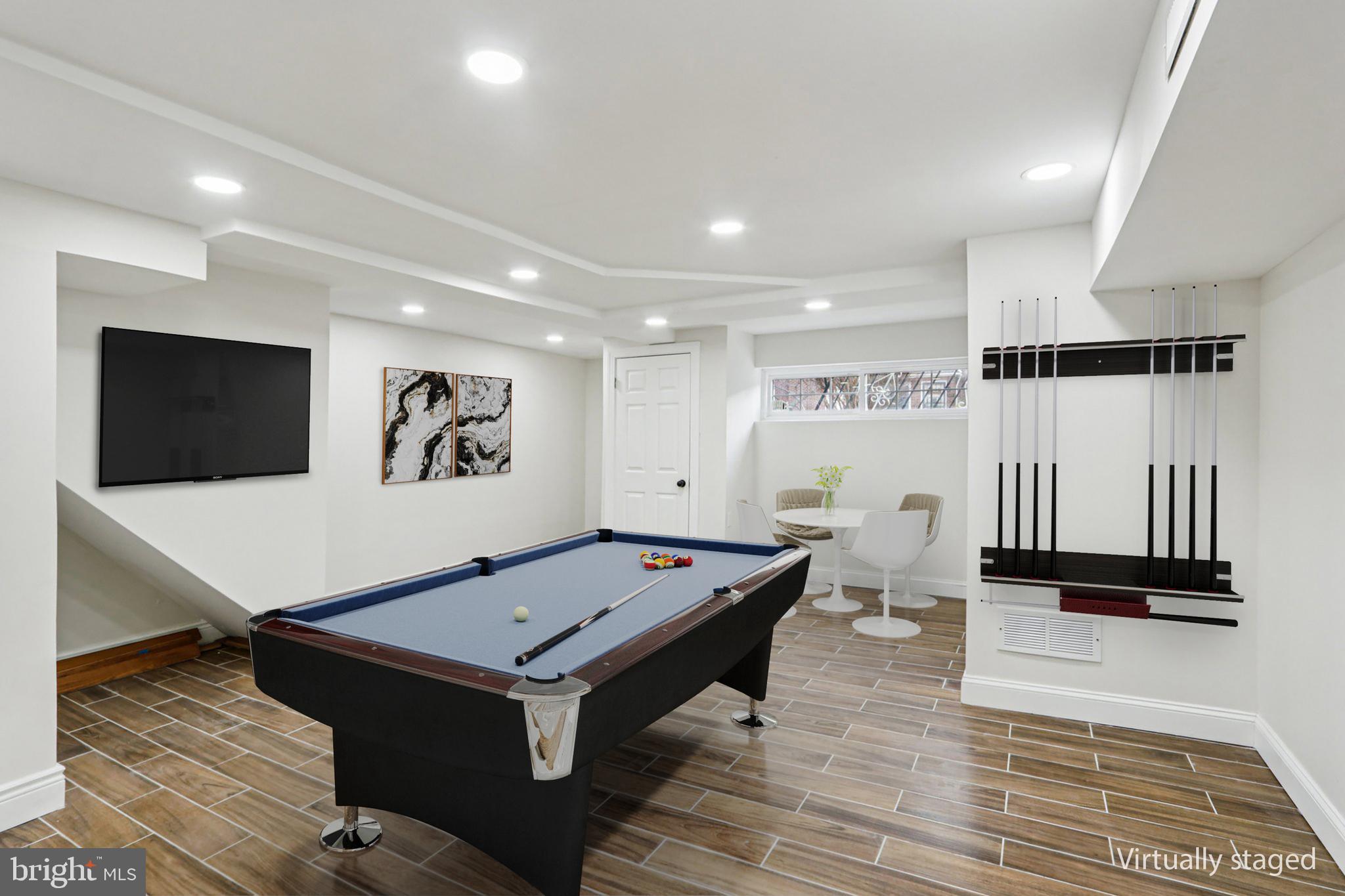 WEST OAK LANE - Residential