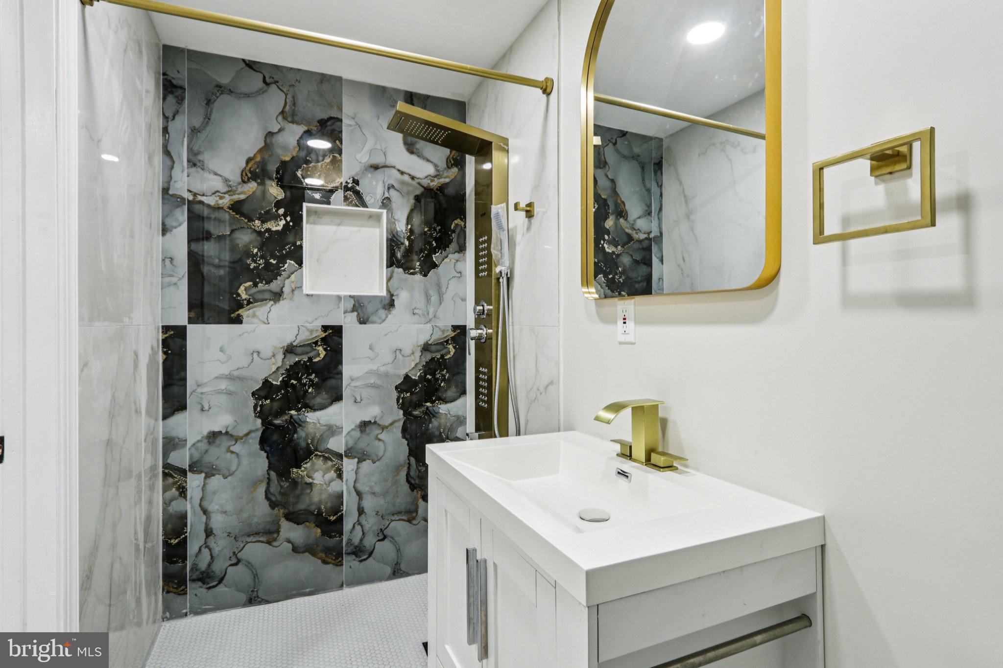 WEST OAK LANE - Residential