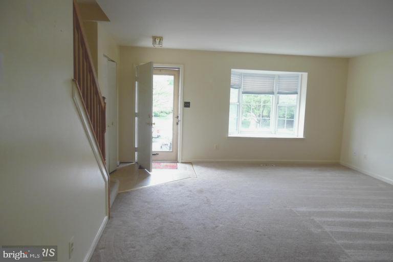 CONSTANT FRIENDSHIP - Residential Lease