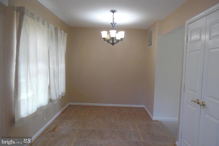 CONSTANT FRIENDSHIP - Residential Lease