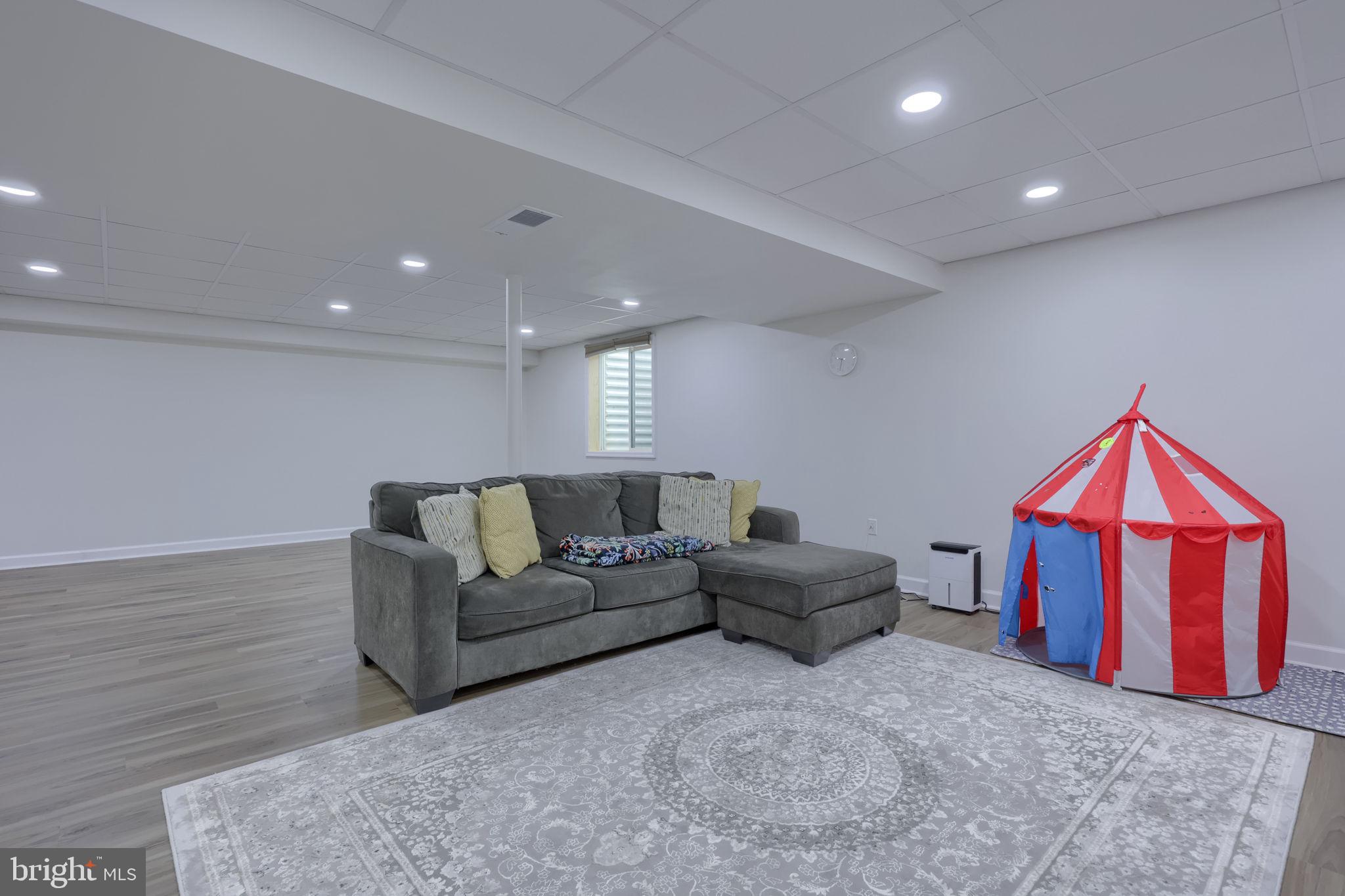 CROSSGATES - Residential