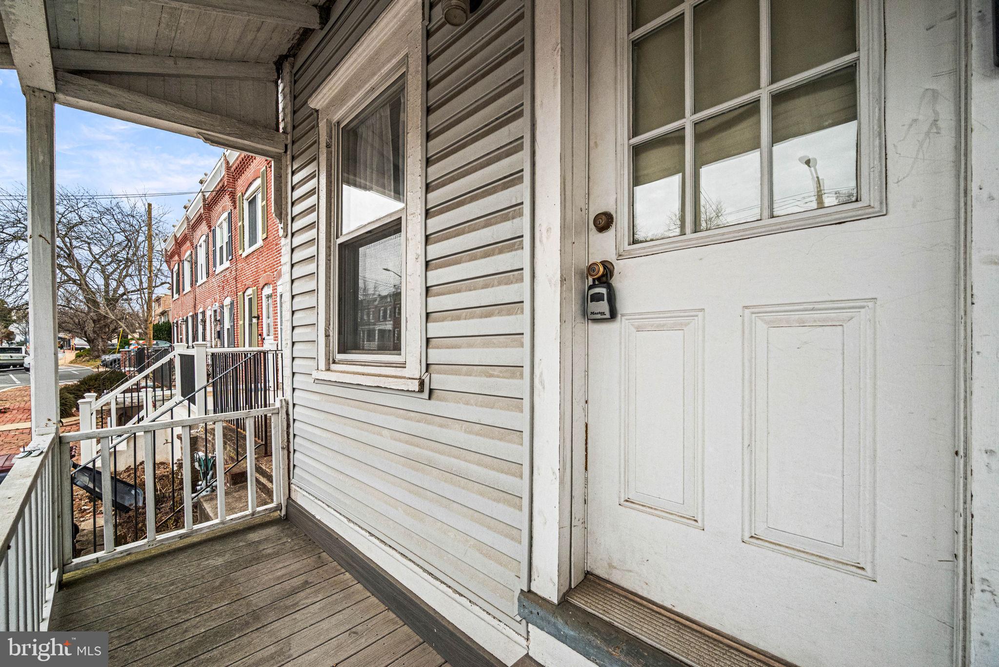 1412 N LINCOLN STREET