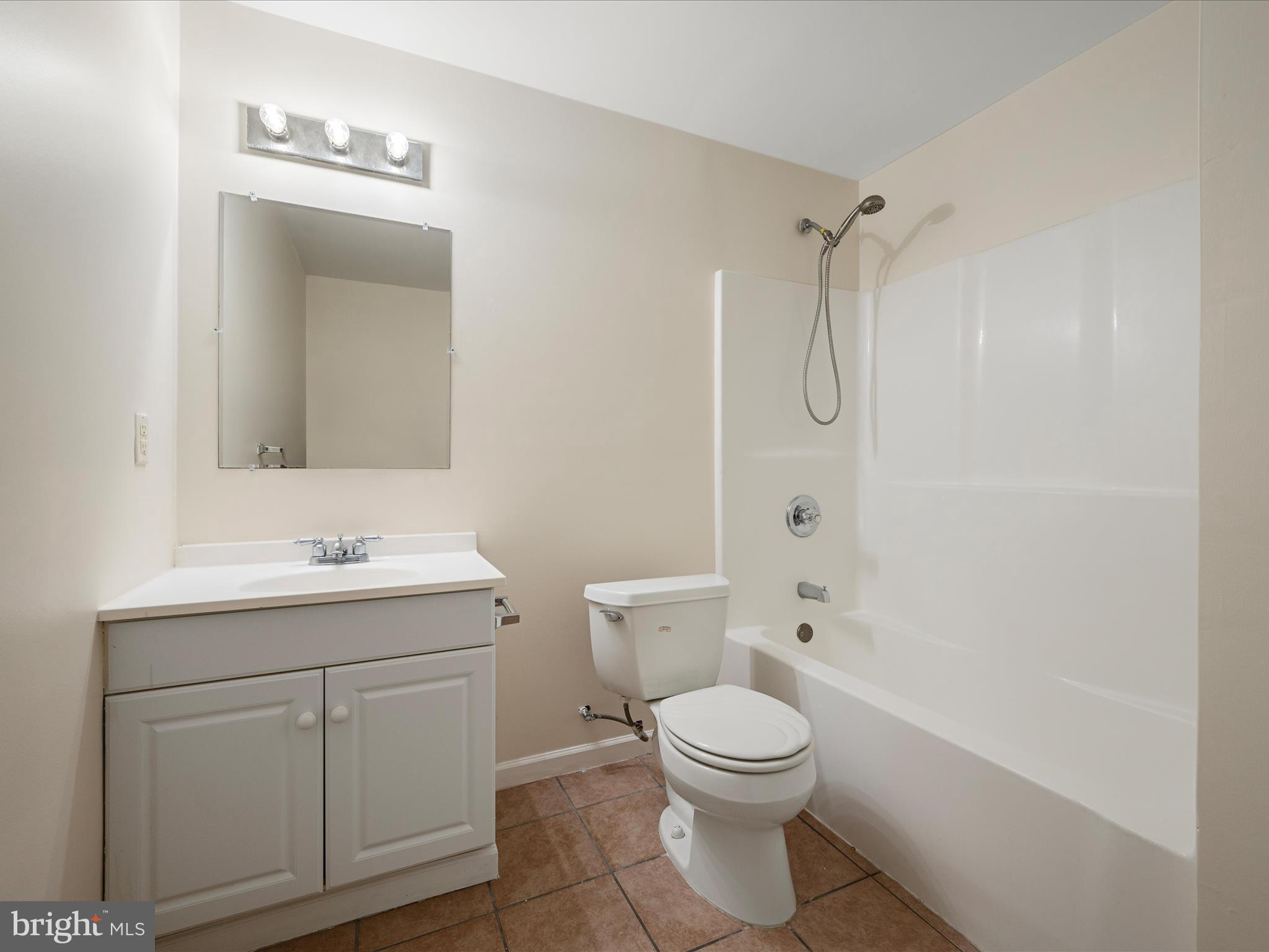 TWIN LAKE OVERLOOK - Residential