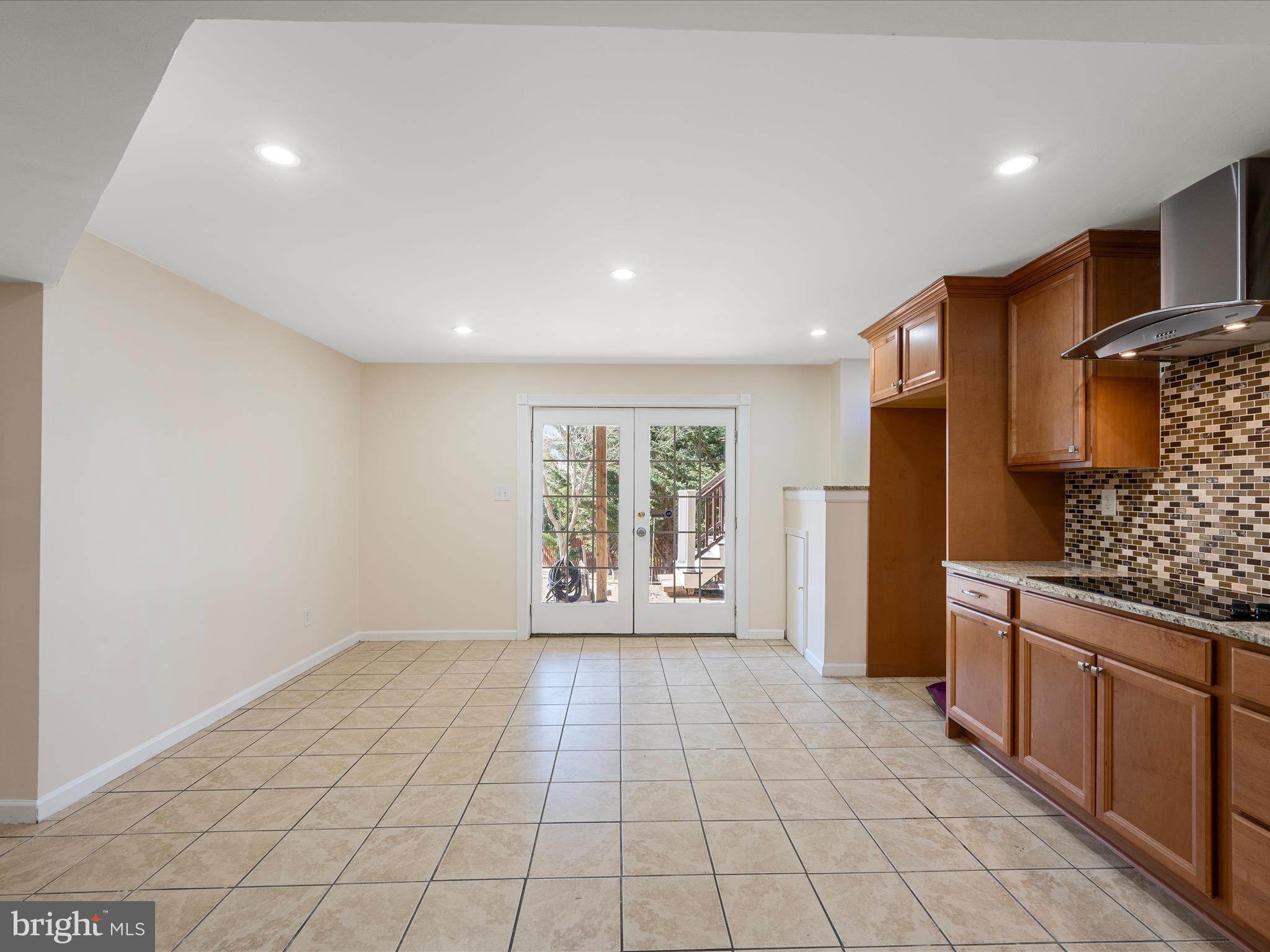 TWIN LAKE OVERLOOK - Residential