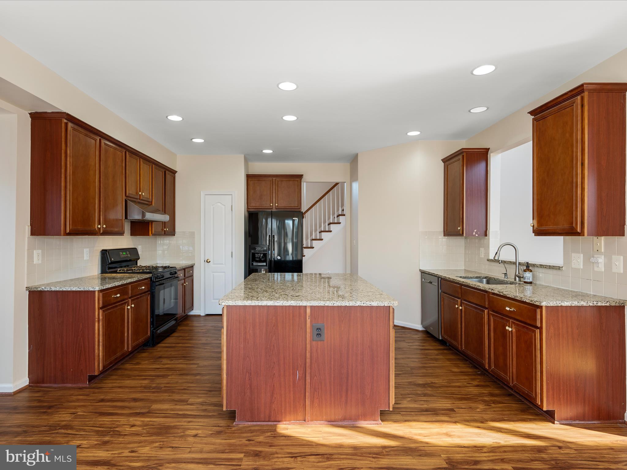 TWIN LAKE OVERLOOK - Residential