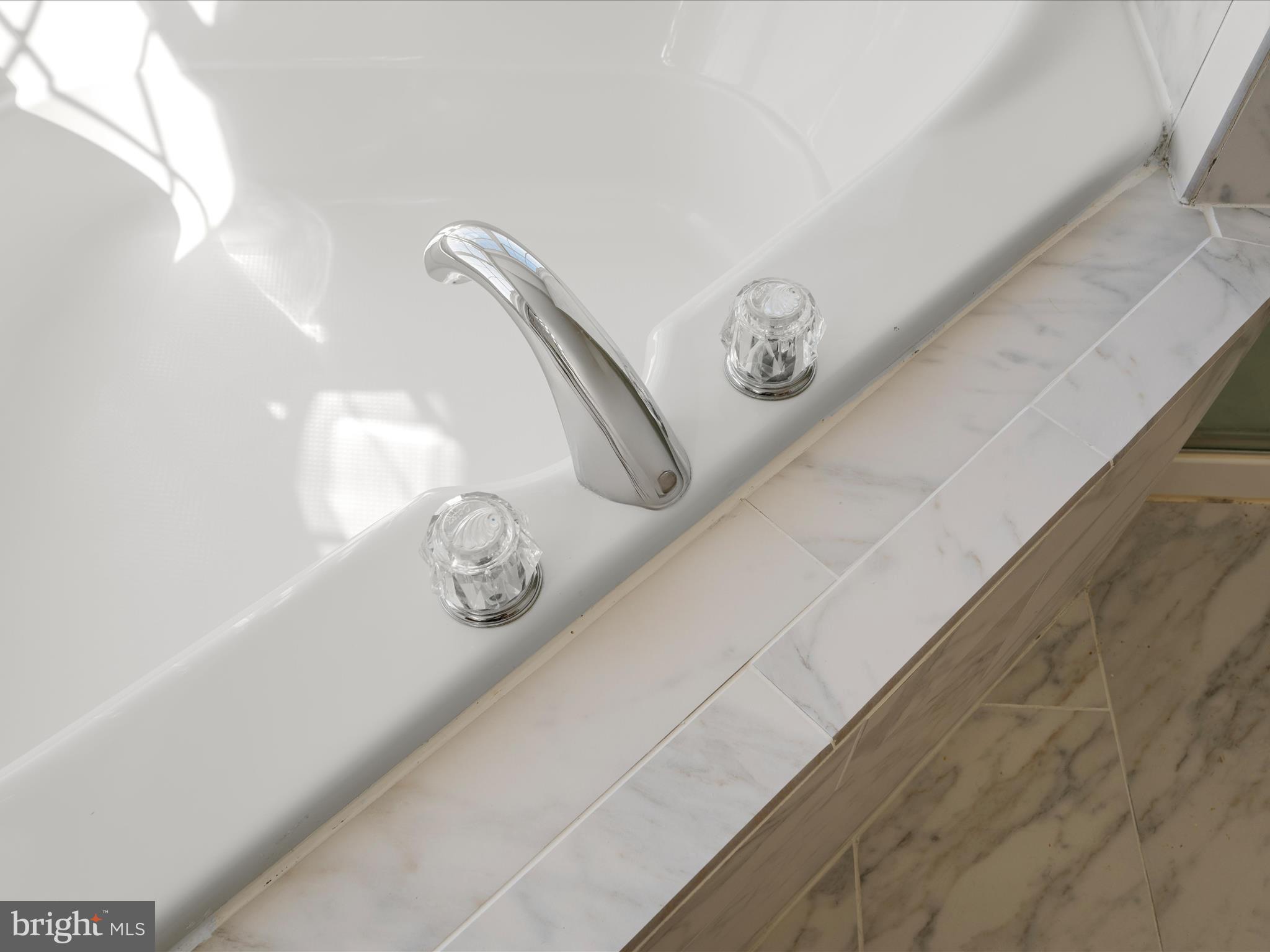 TWIN LAKE OVERLOOK - Residential