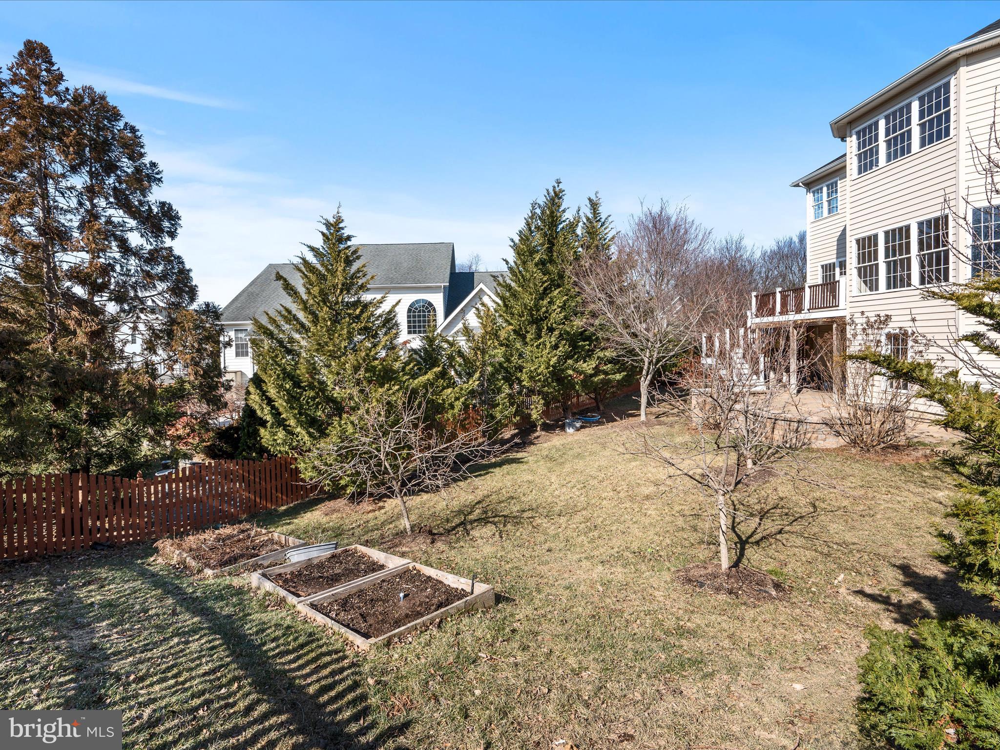 TWIN LAKE OVERLOOK - Residential
