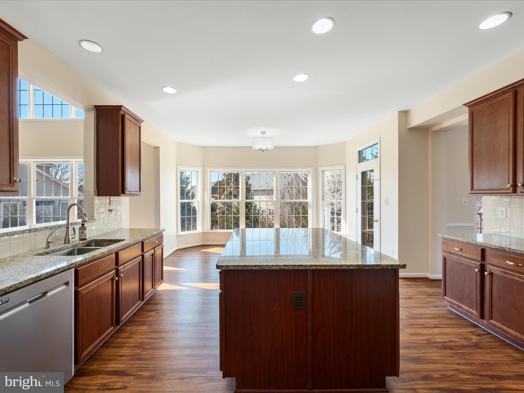 TWIN LAKE OVERLOOK - Residential