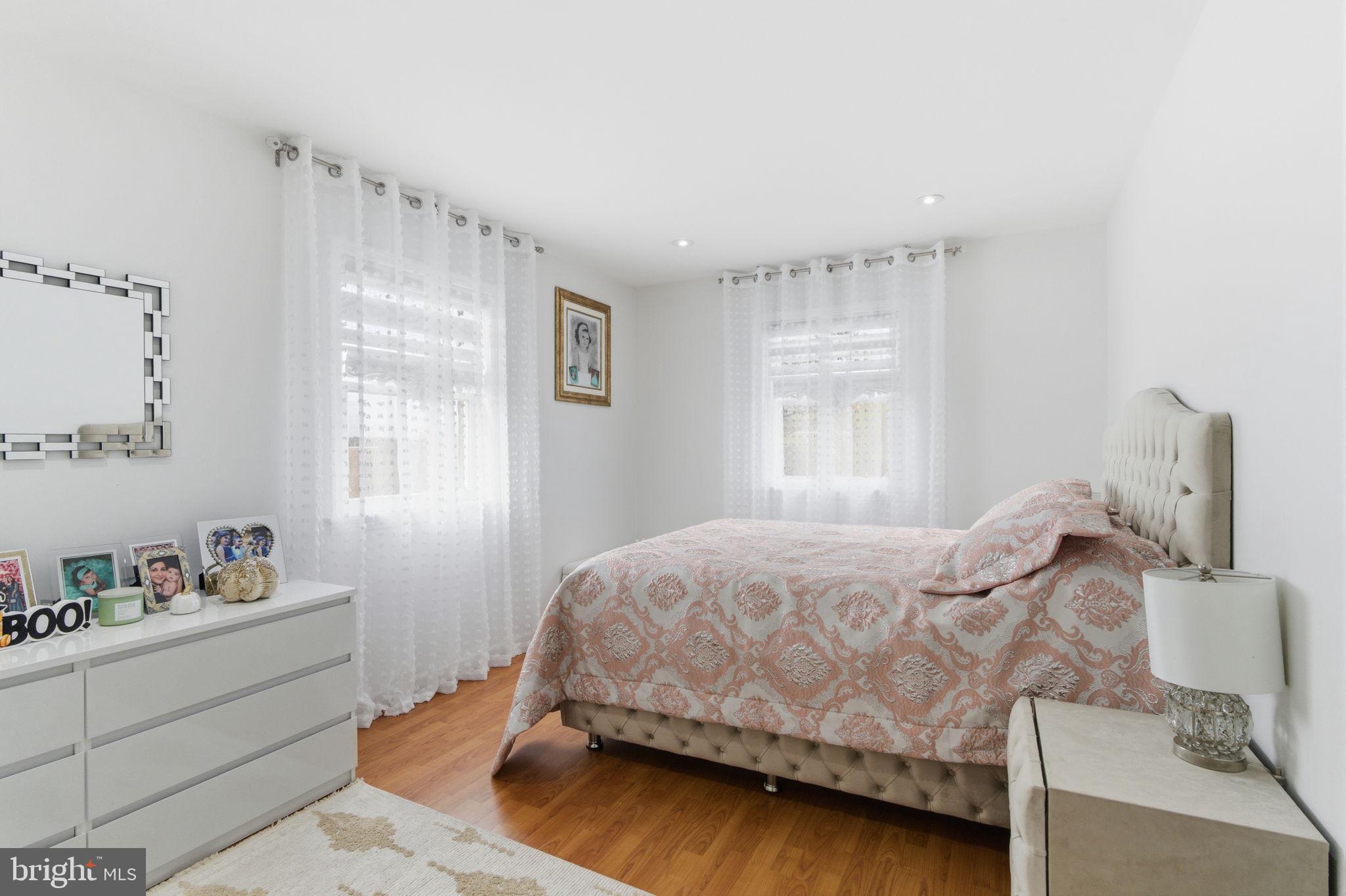 SOMERTON - Residential