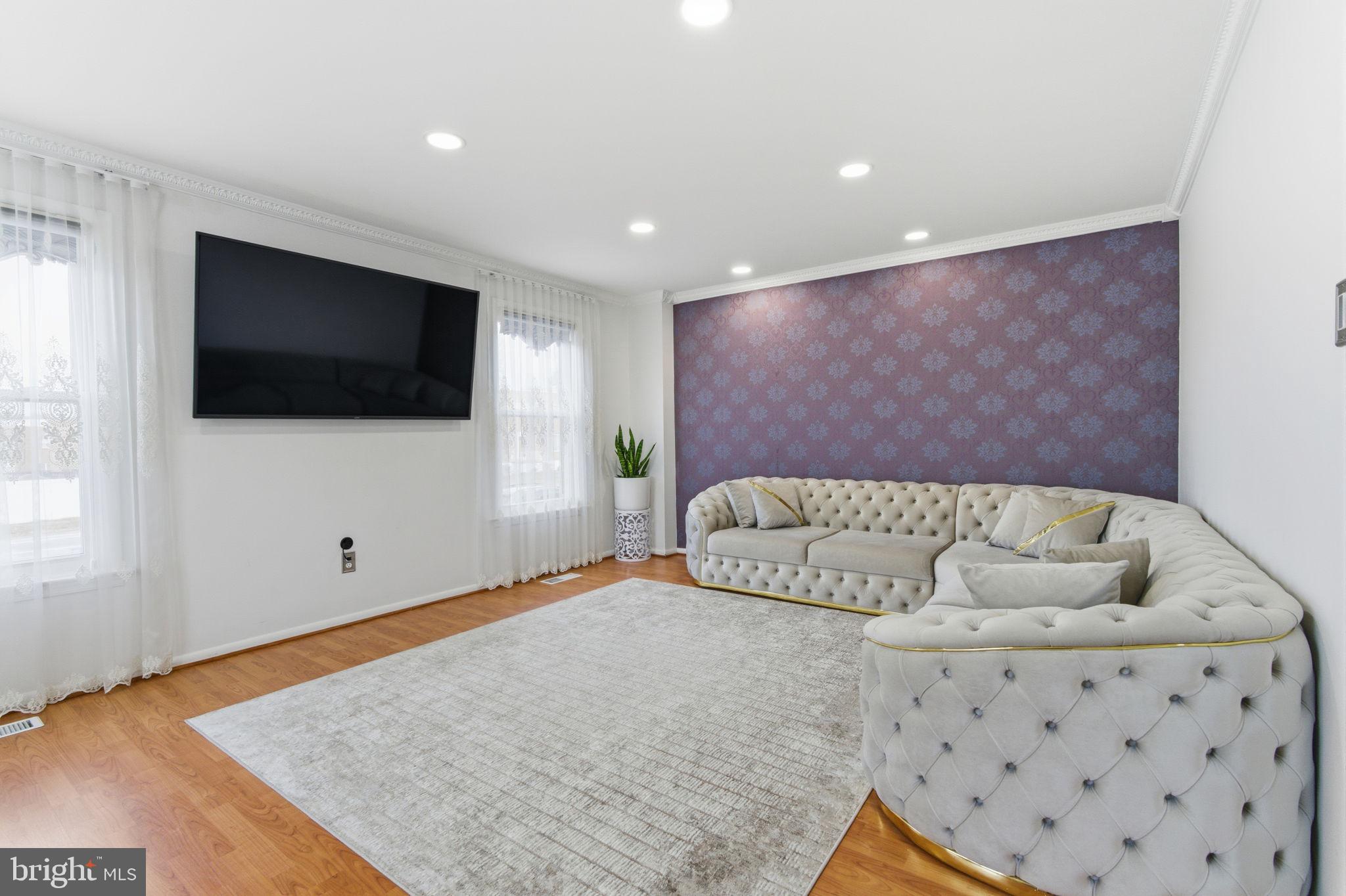 SOMERTON - Residential