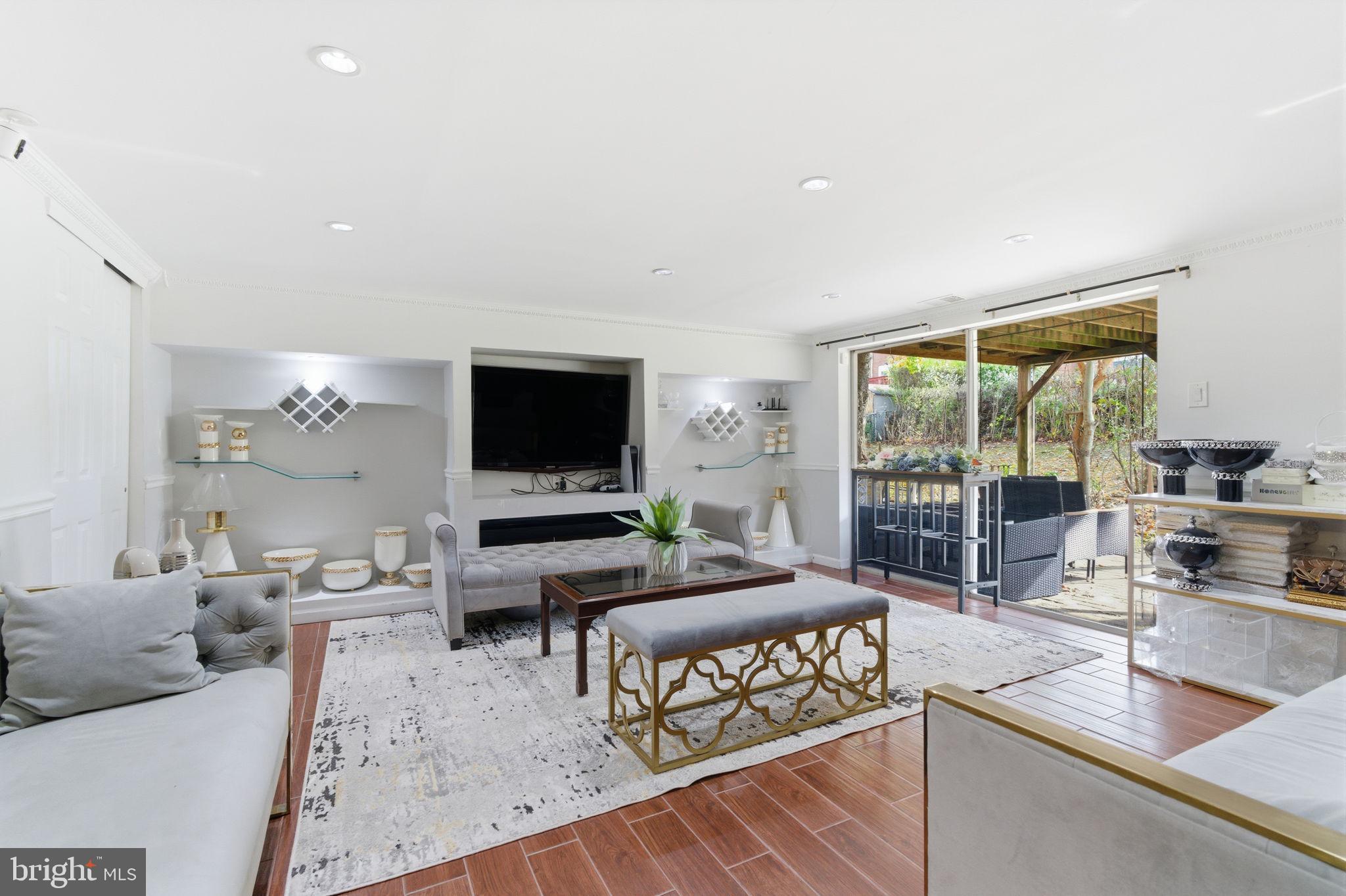 SOMERTON - Residential