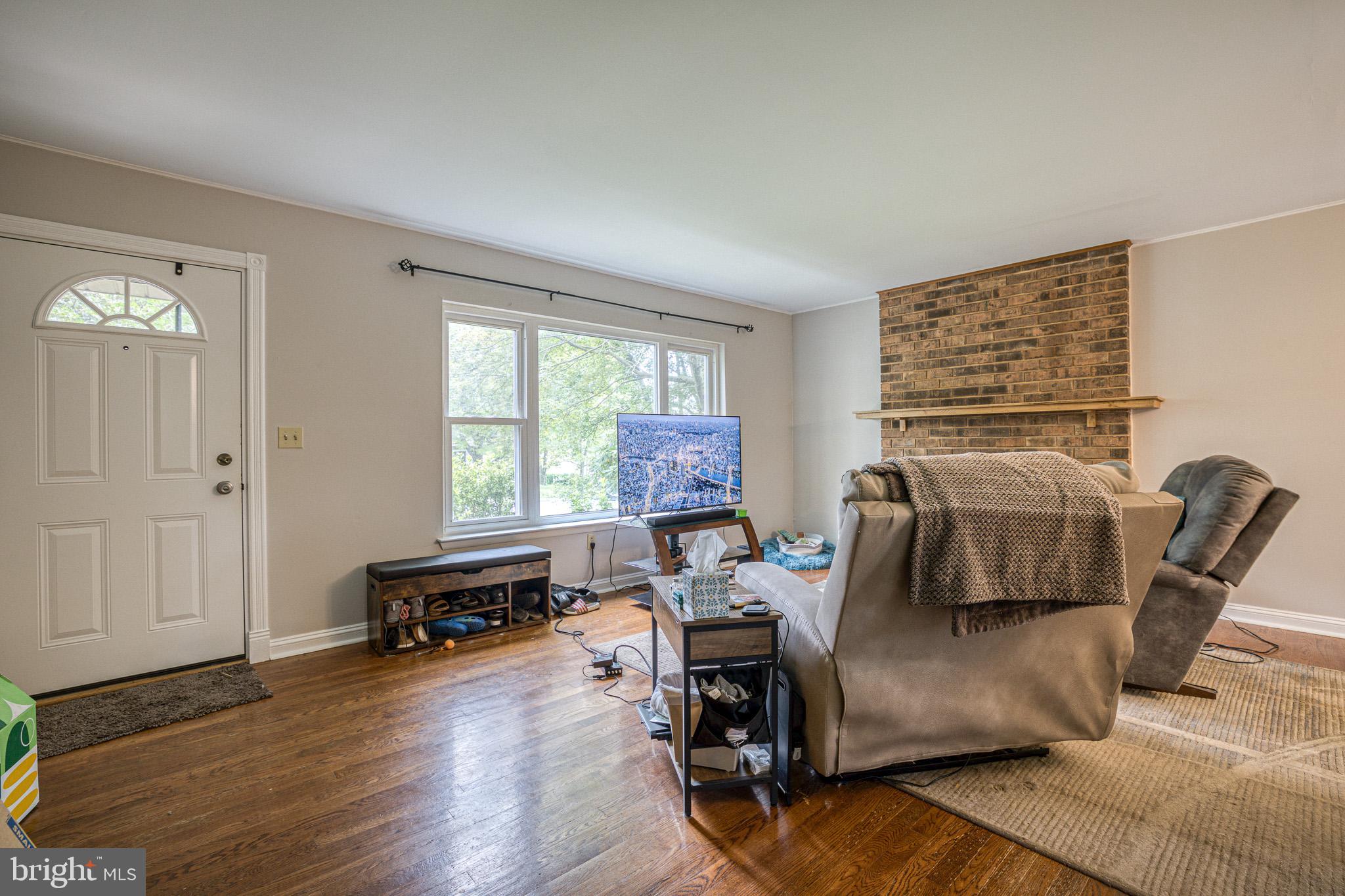 873 BLUE JAY ROAD