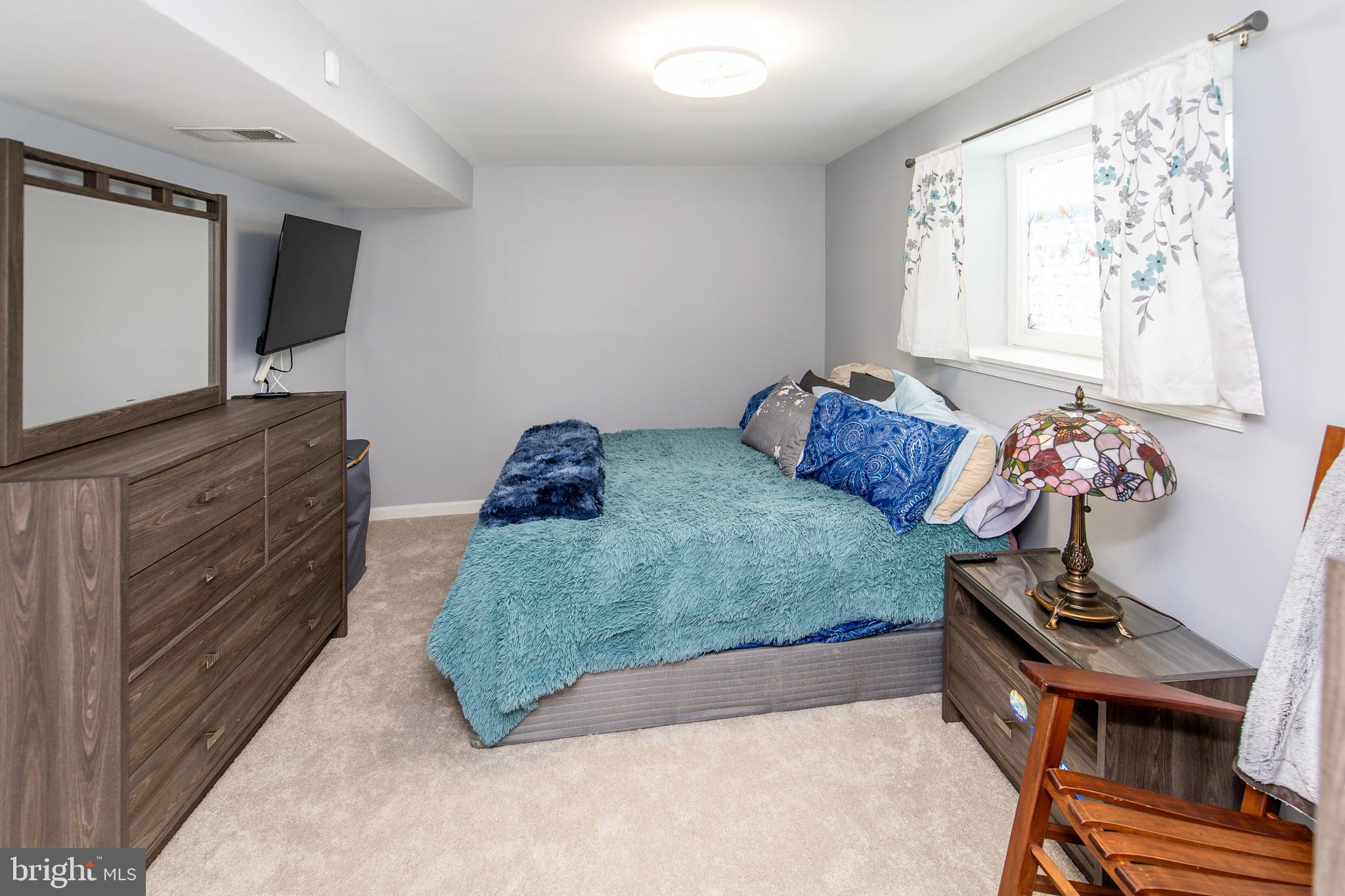 SEVEN OAKS - Residential