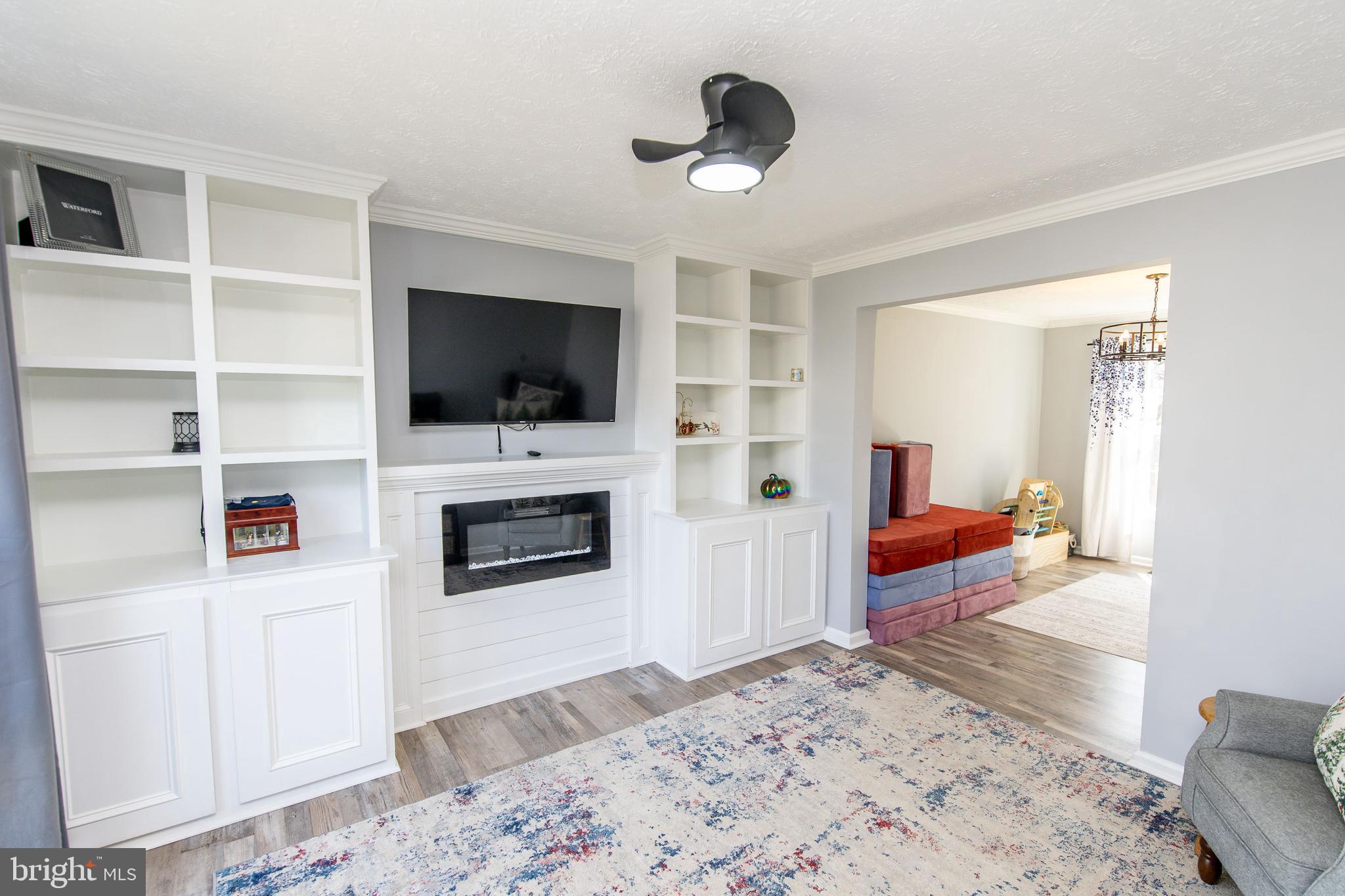 SEVEN OAKS - Residential