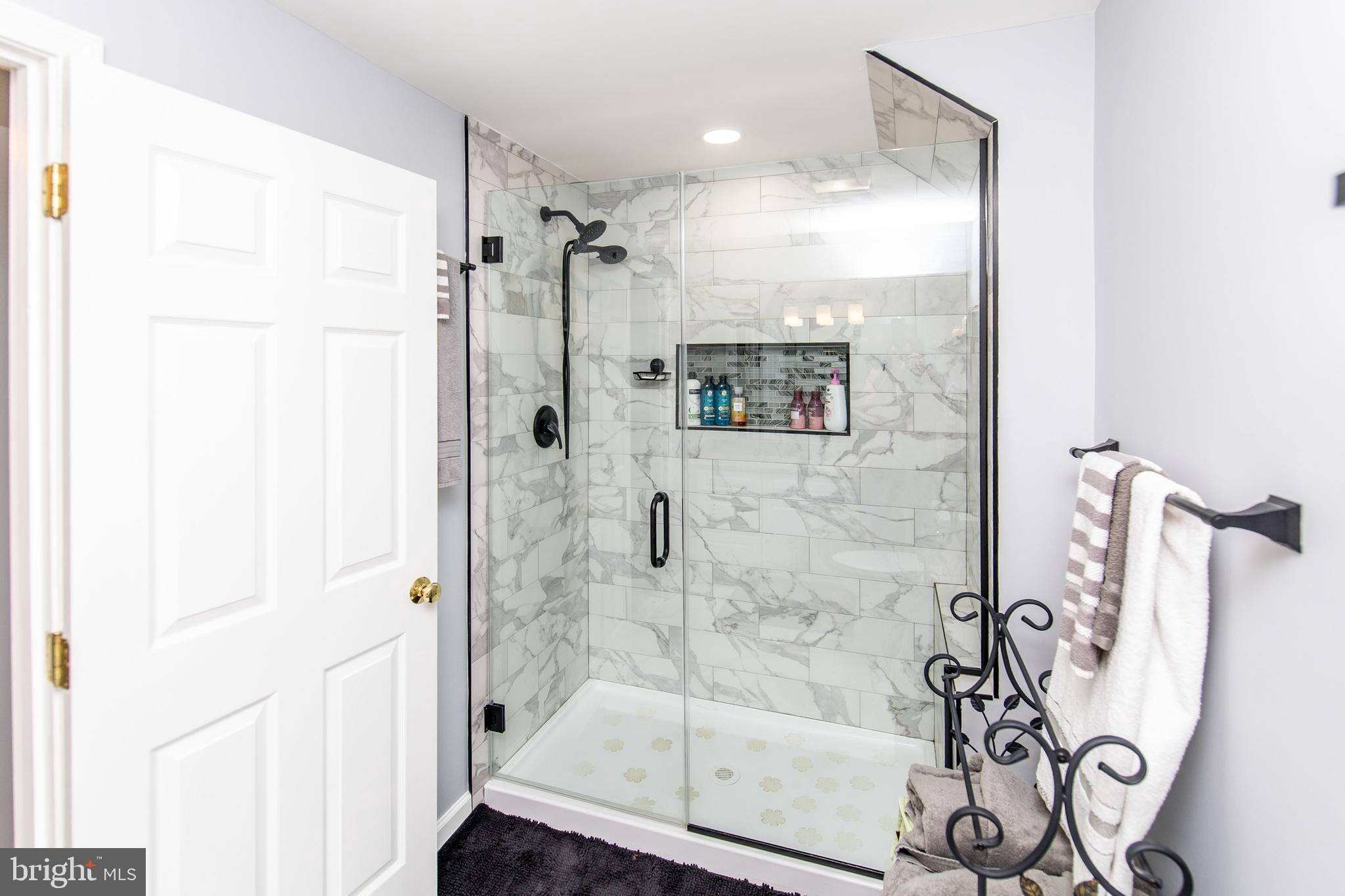 SEVEN OAKS - Residential