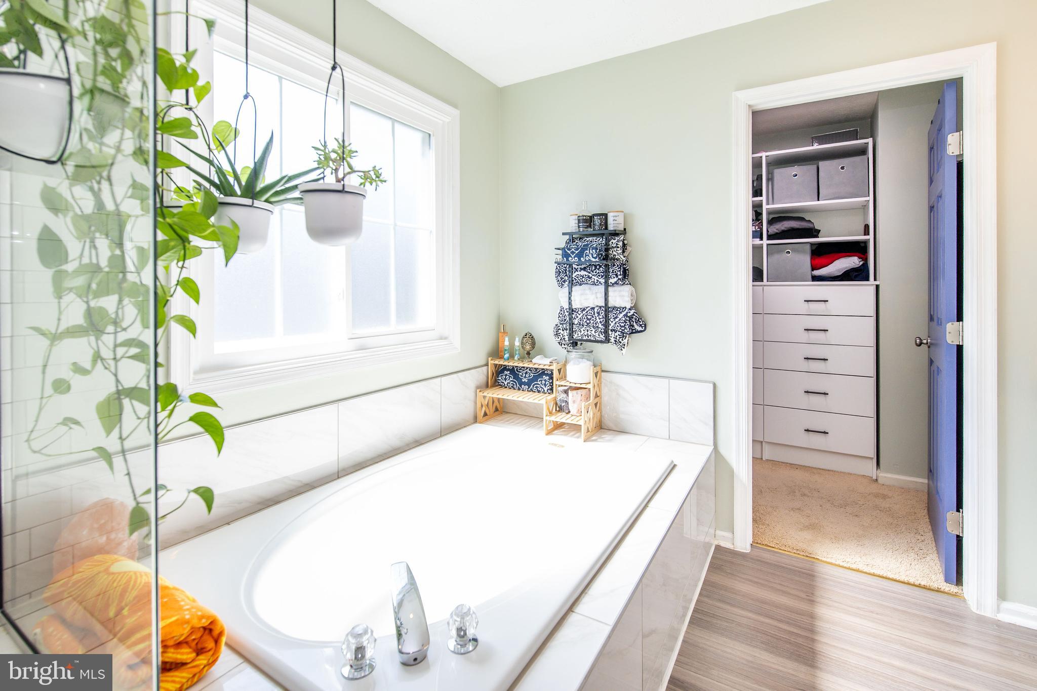 SEVEN OAKS - Residential