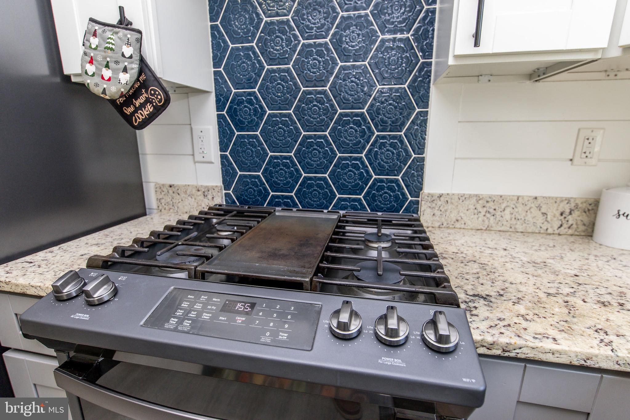 SEVEN OAKS - Residential