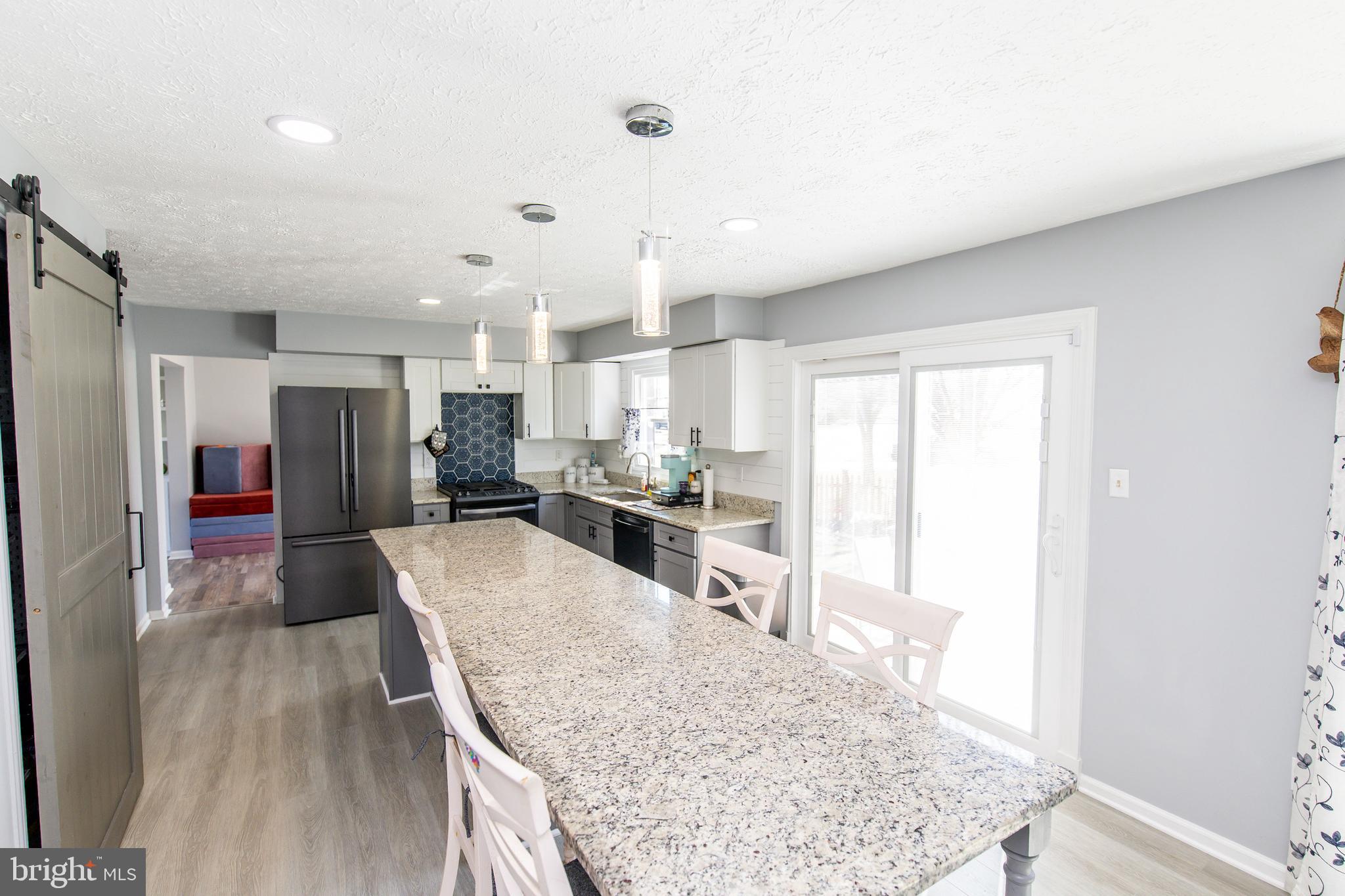 SEVEN OAKS - Residential