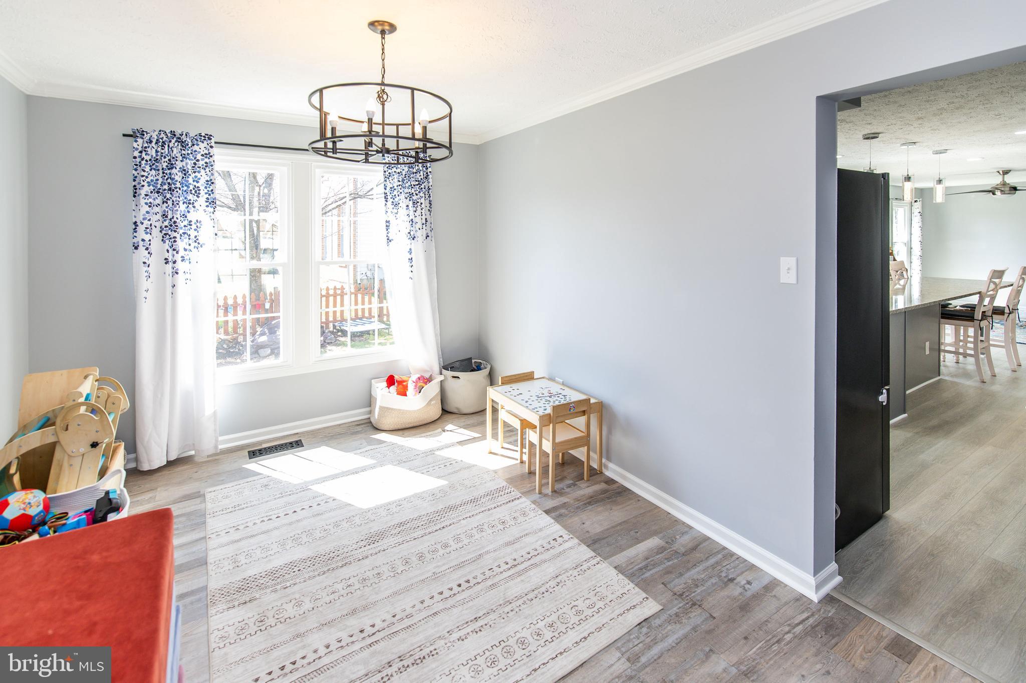 SEVEN OAKS - Residential