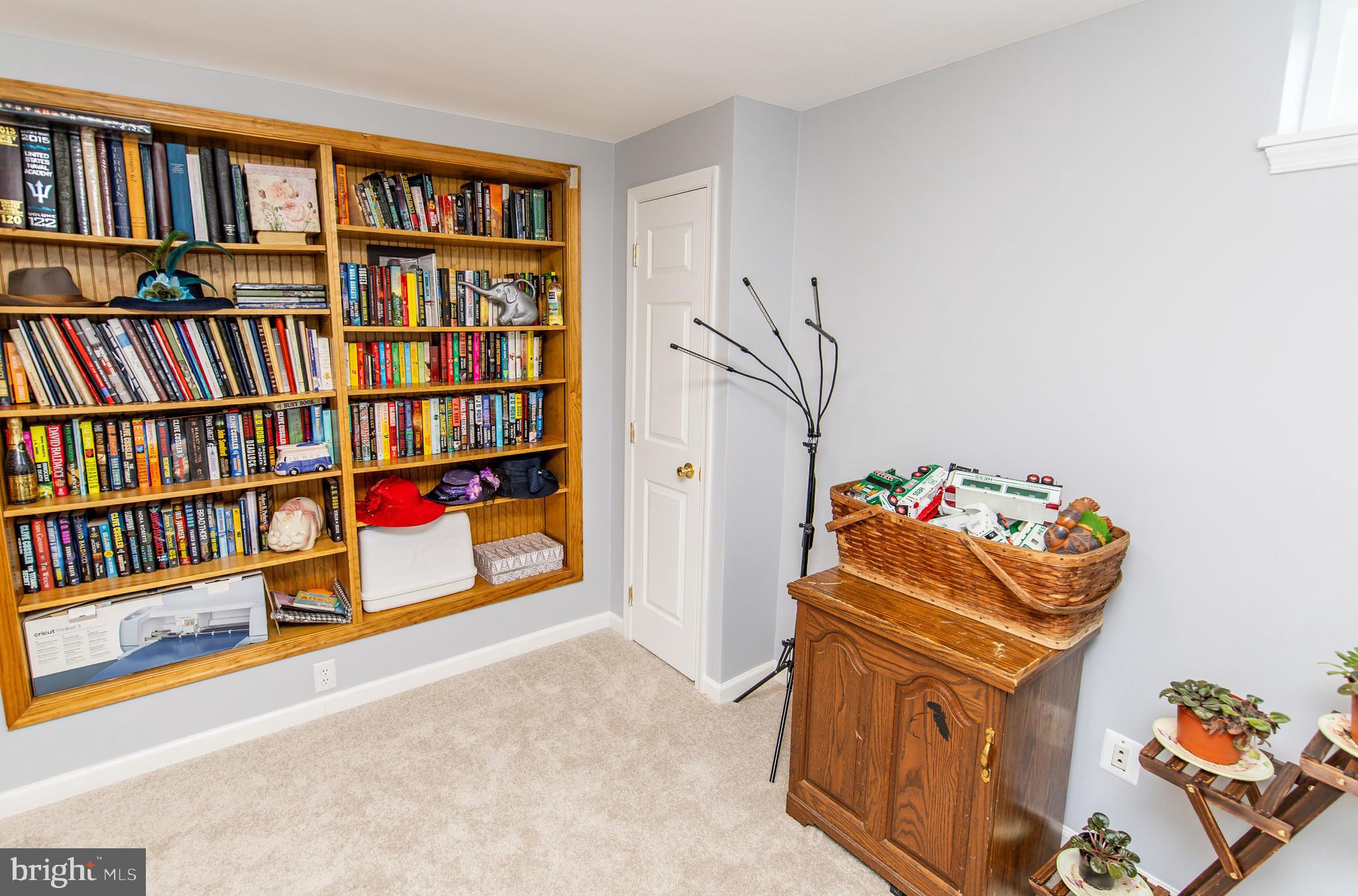 SEVEN OAKS - Residential