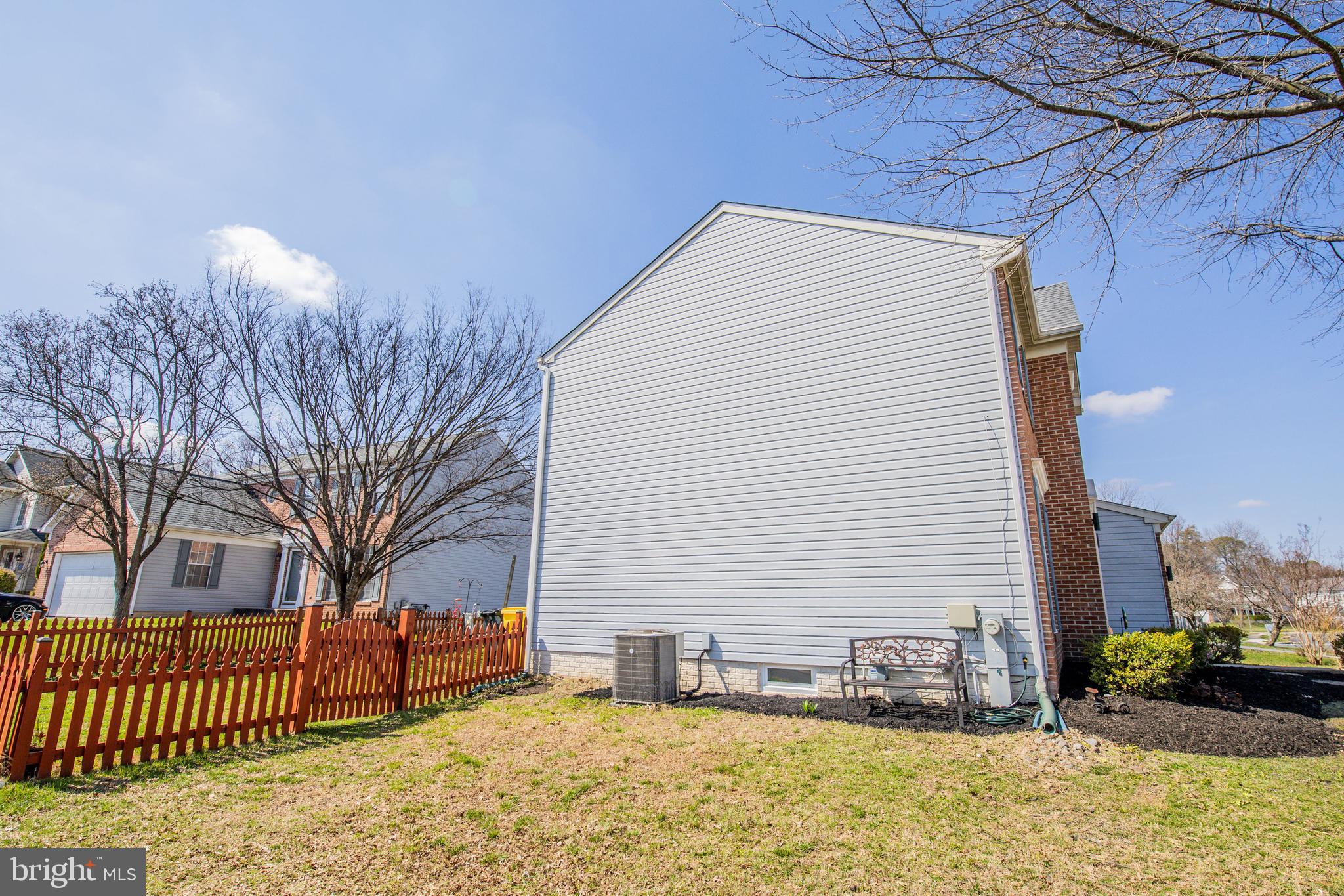 SEVEN OAKS - Residential