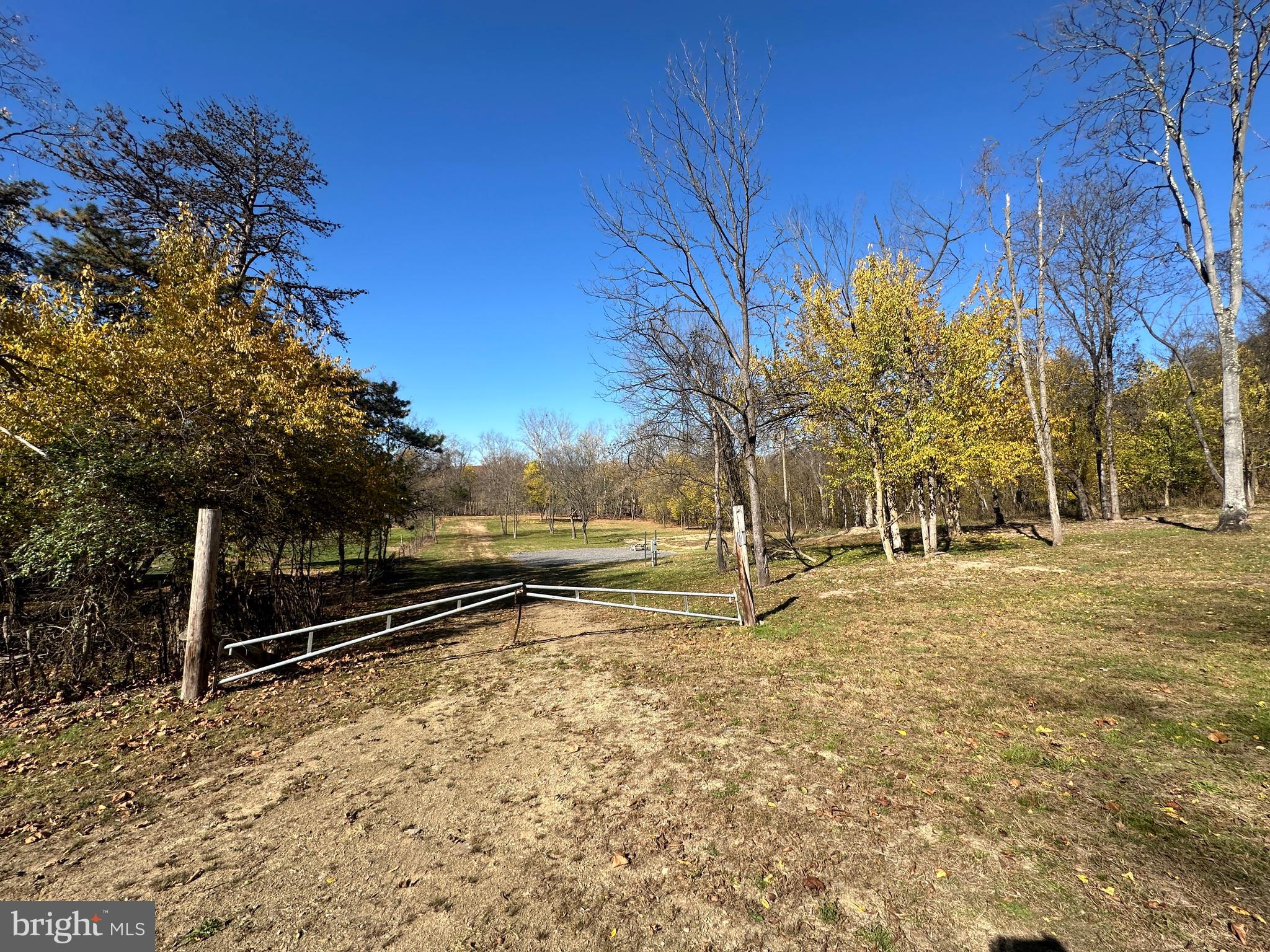 FRENCHS NECK EAST - Land