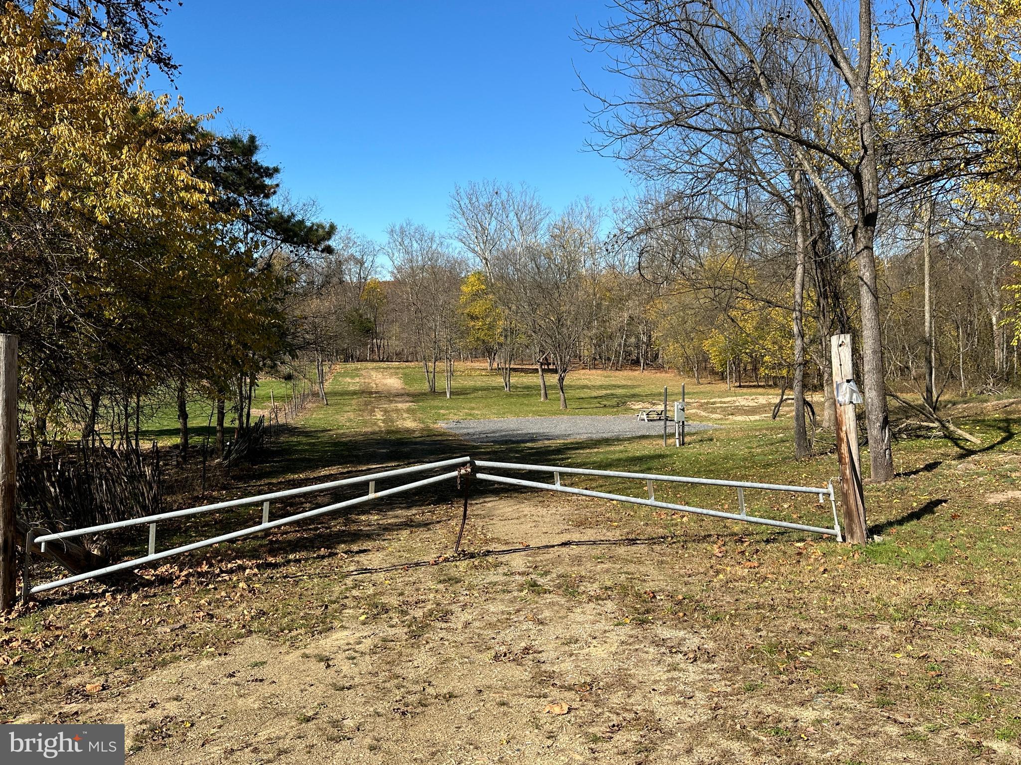 FRENCHS NECK EAST - Land