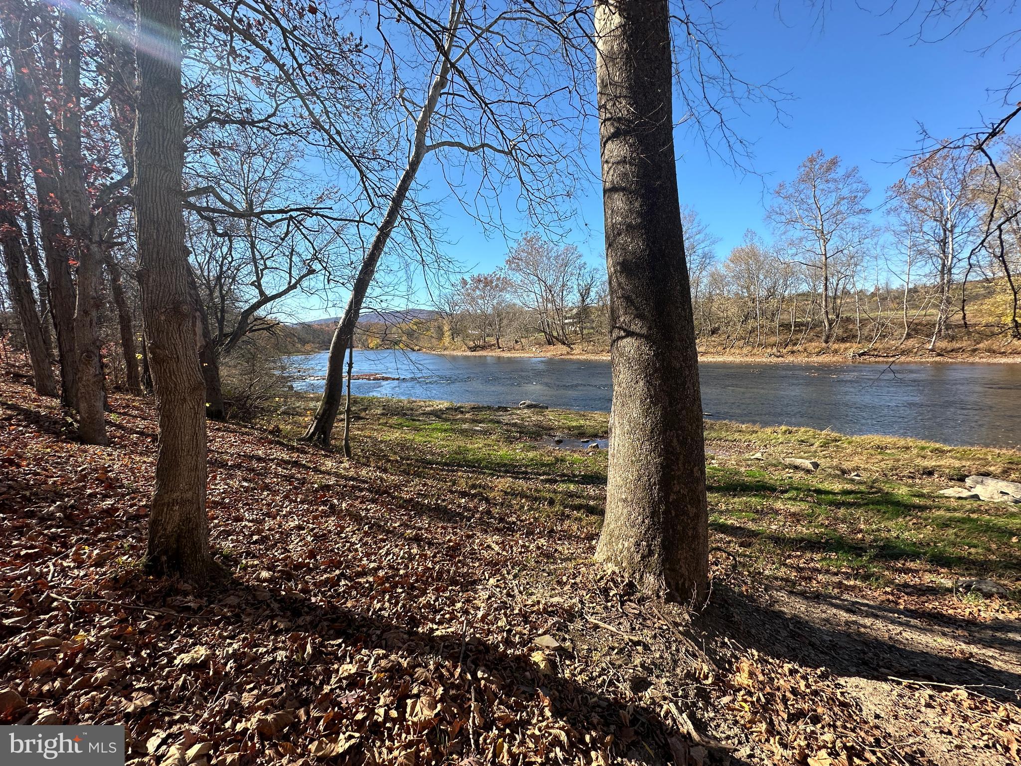 FRENCHS NECK EAST - Land