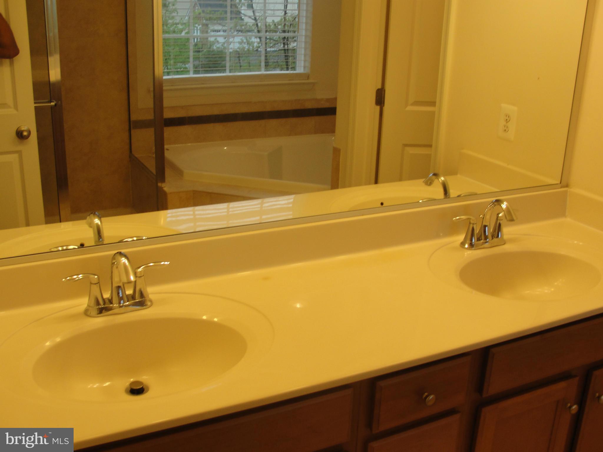 BRAMBLETON LANDBAY 2 - Residential Lease