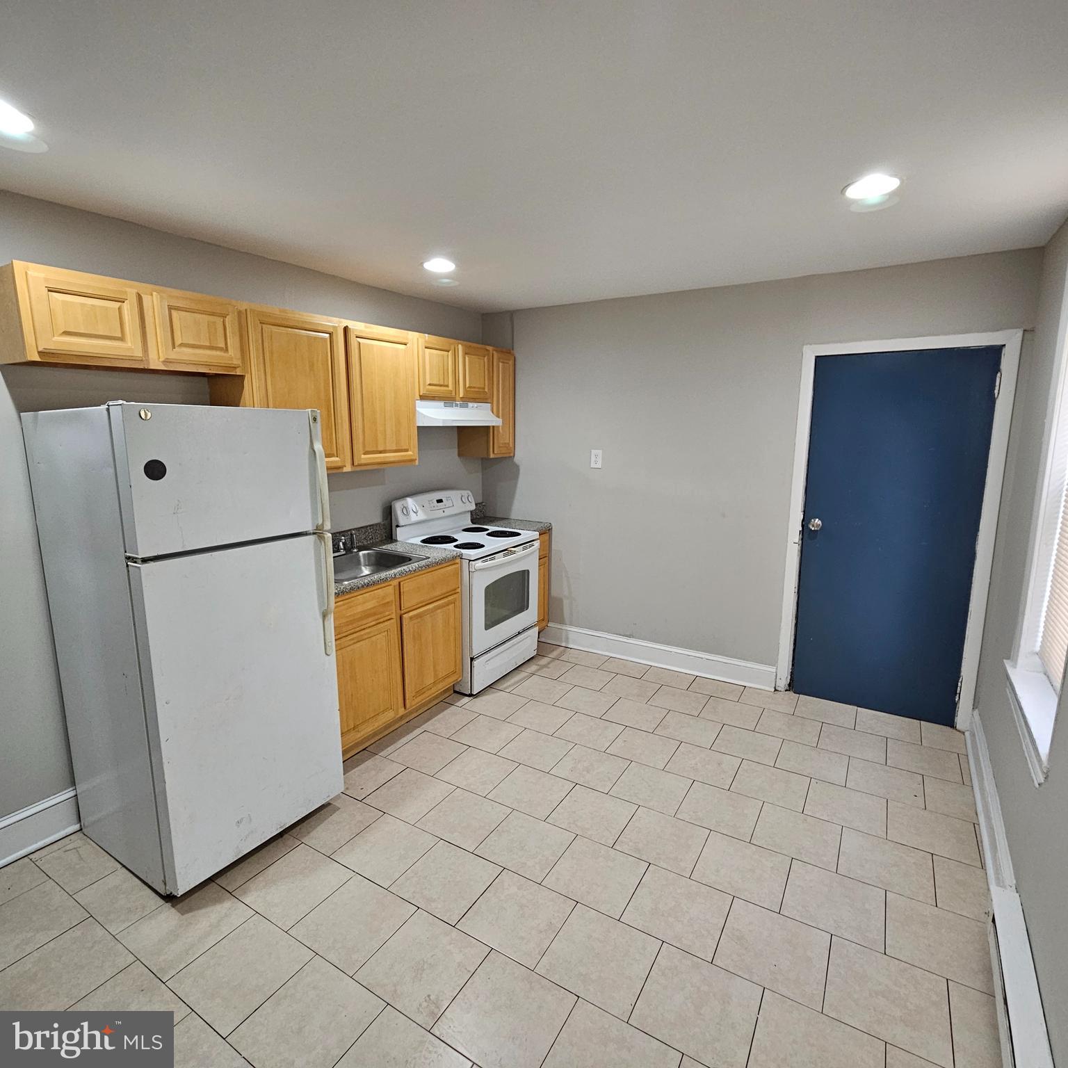 STRAWBERRY MANSION - Residential Lease