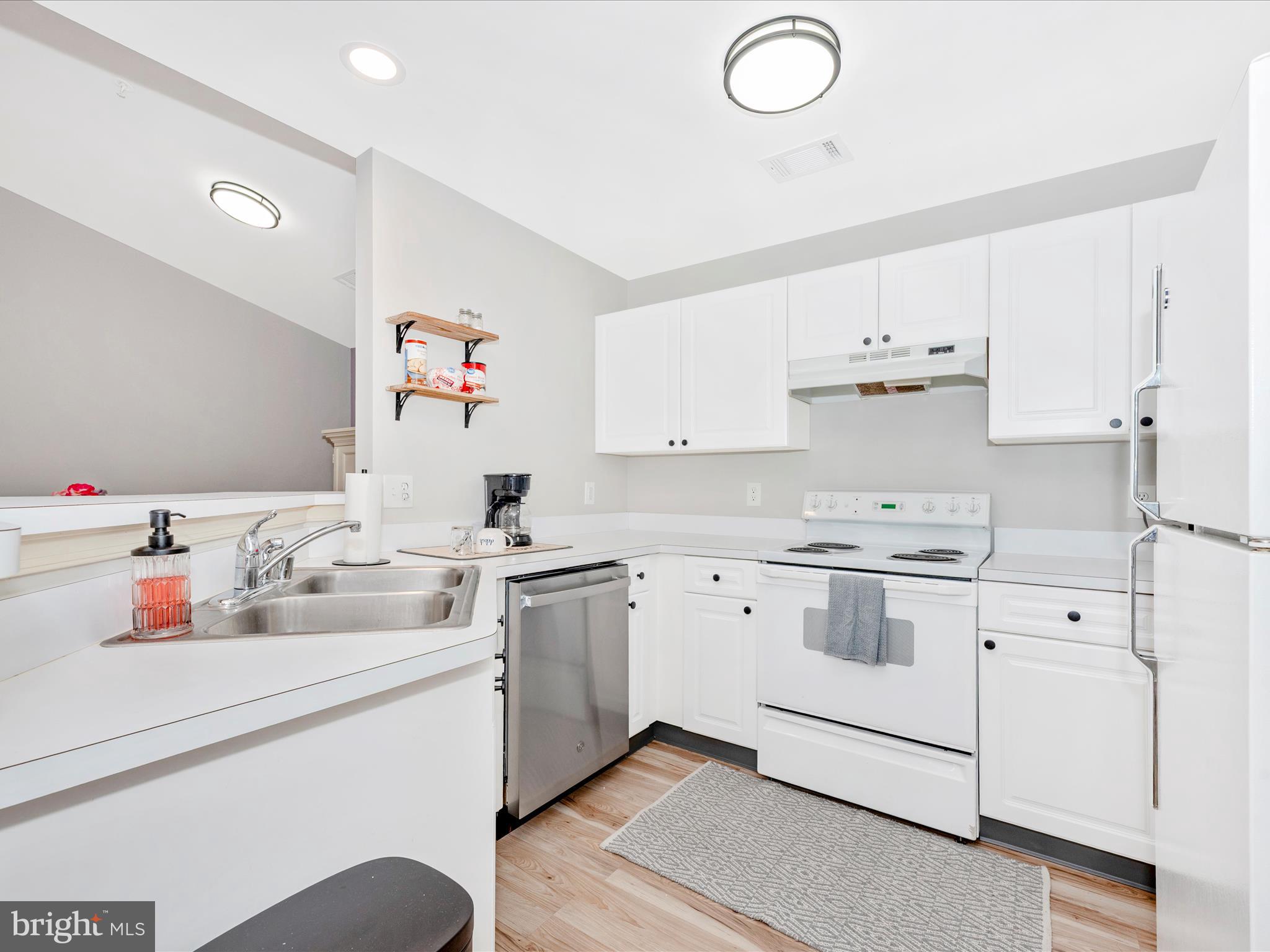 WHITTIER ECHO GLEN - Residential Lease