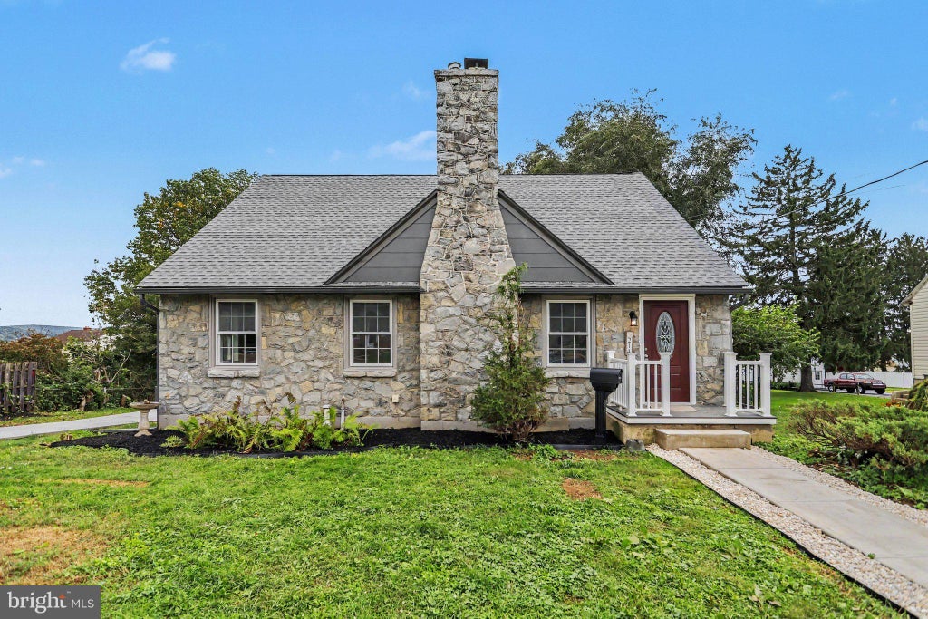 Photo of 214 Hillcrest Road, NEW HOLLAND, PA 17557 (MLS # PALA2096936)