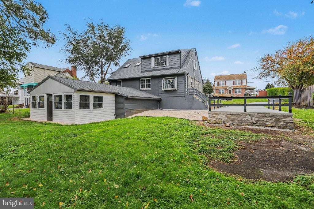 Photo of 214 Hillcrest Road, NEW HOLLAND, PA 17557 (MLS # PALA2096936)