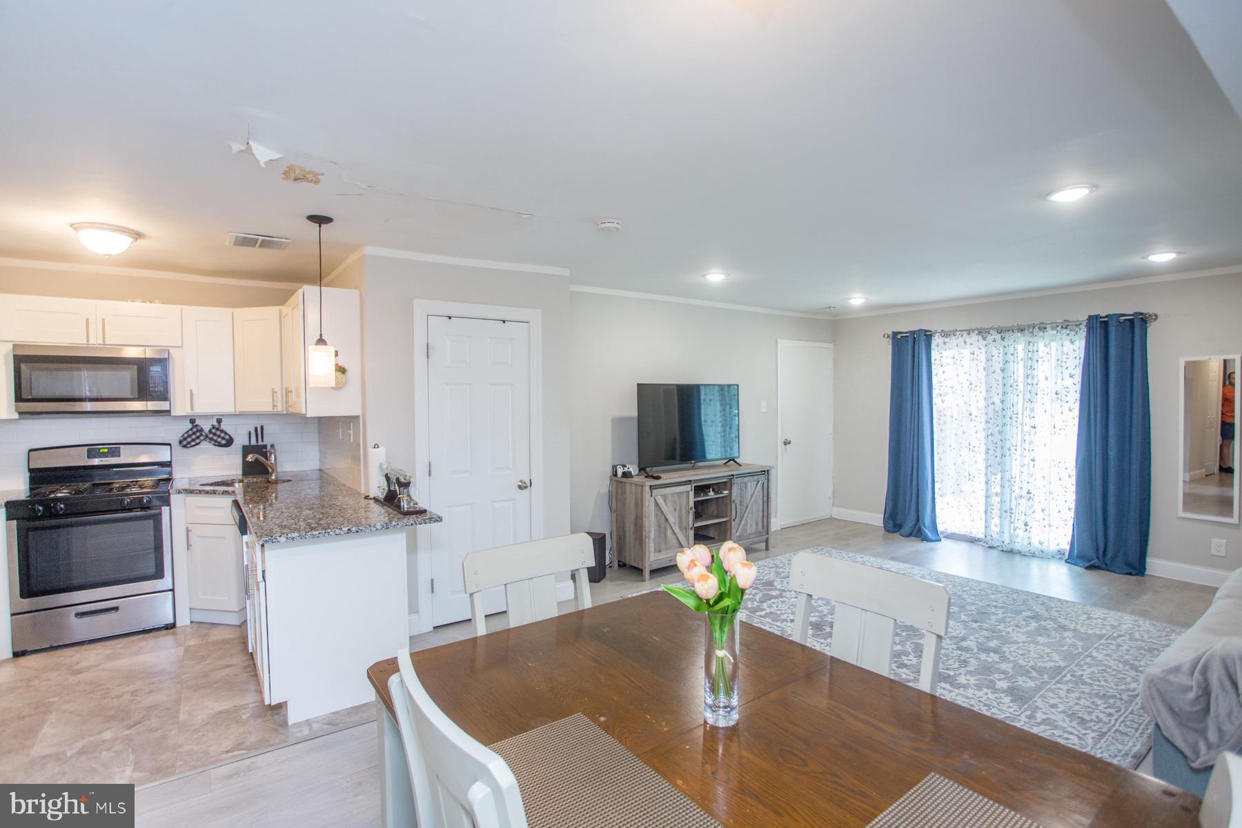LEXINGTON PARK - Residential Income