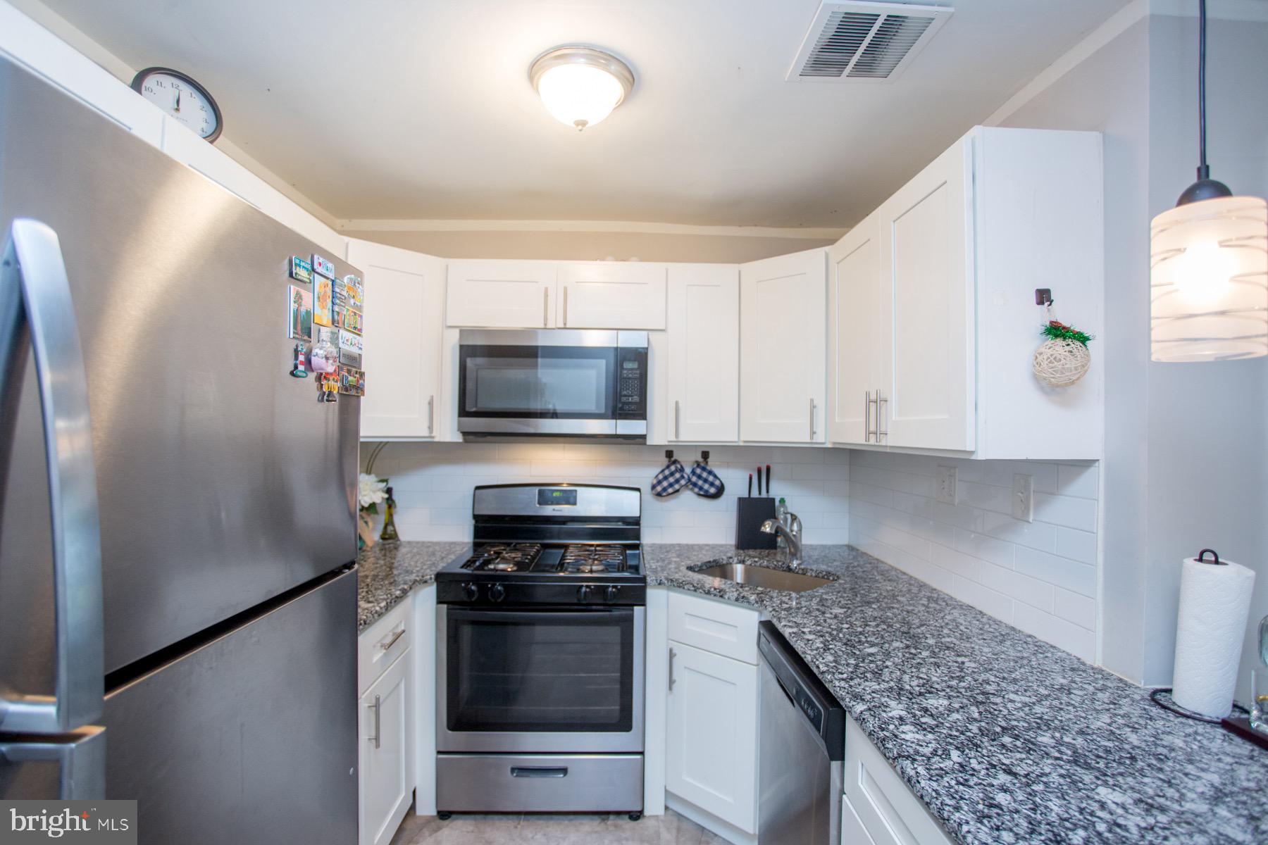 LEXINGTON PARK - Residential Income
