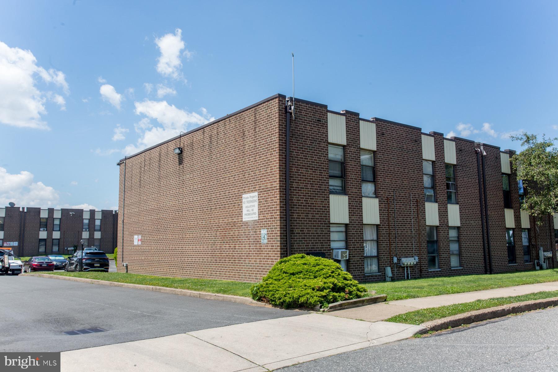 LEXINGTON PARK - Residential Income