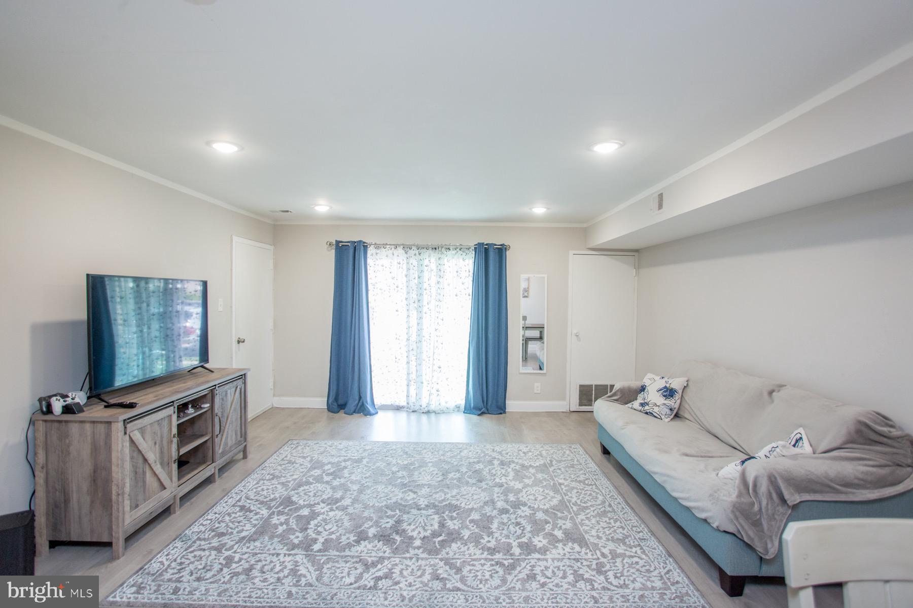 LEXINGTON PARK - Residential Income