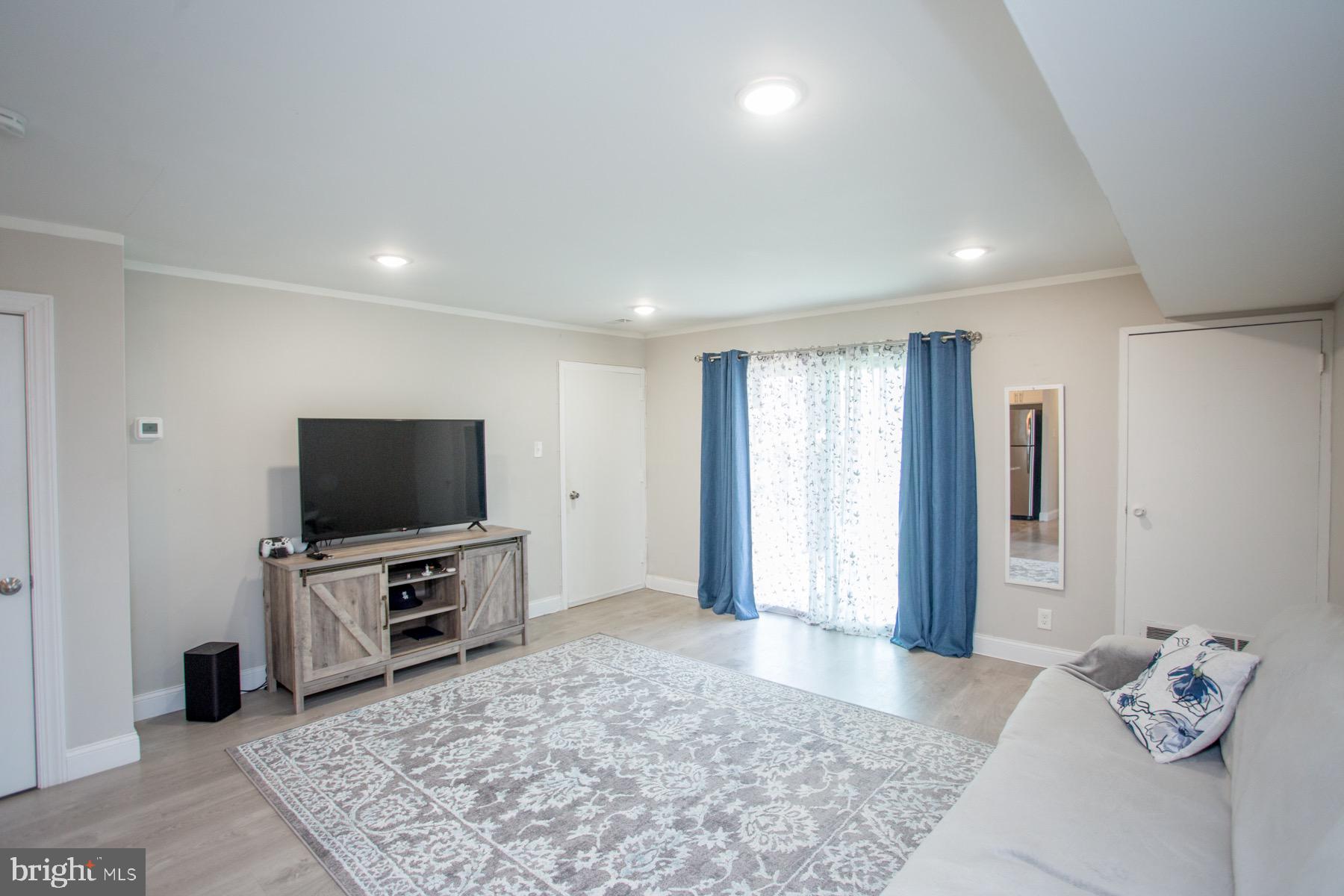LEXINGTON PARK - Residential Income