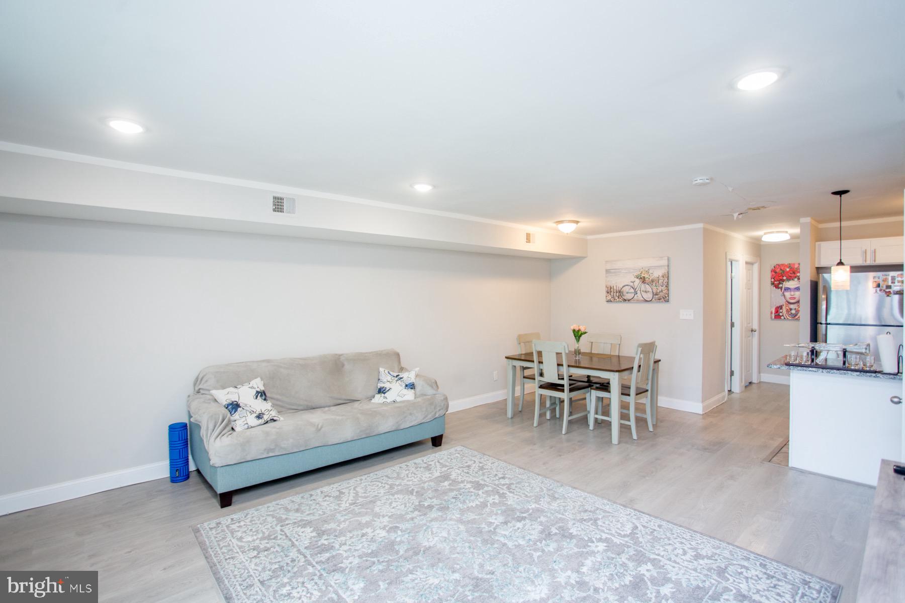 LEXINGTON PARK - Residential Income