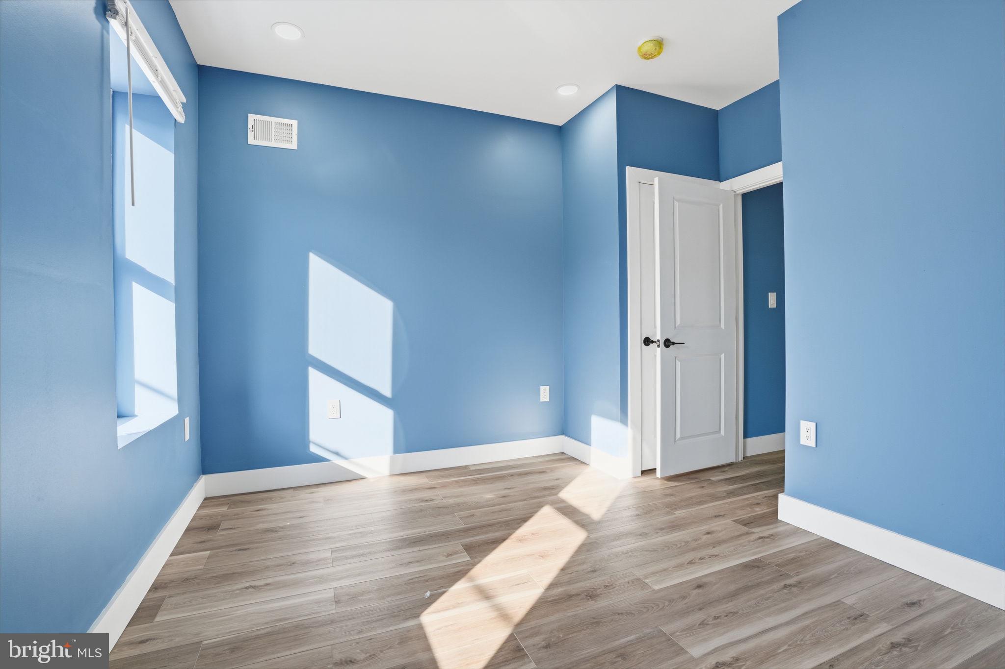 LOWER MOYAMENSING - Residential