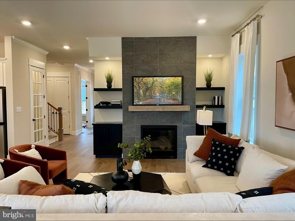 SPRING OAK - Residential